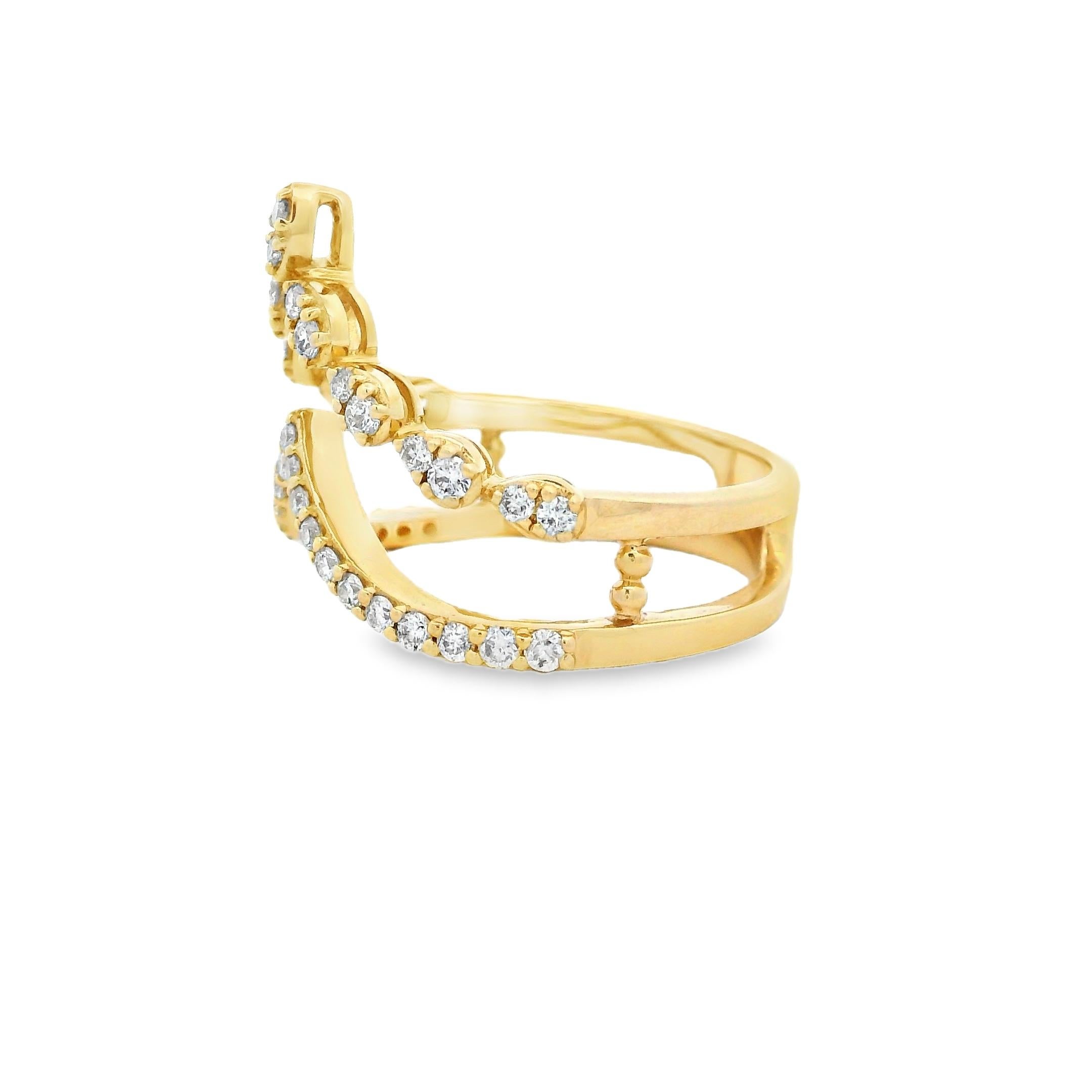 Taille ronde Bague bypass en or jaune 14K avec 0.53 carats Taille 7 en vente