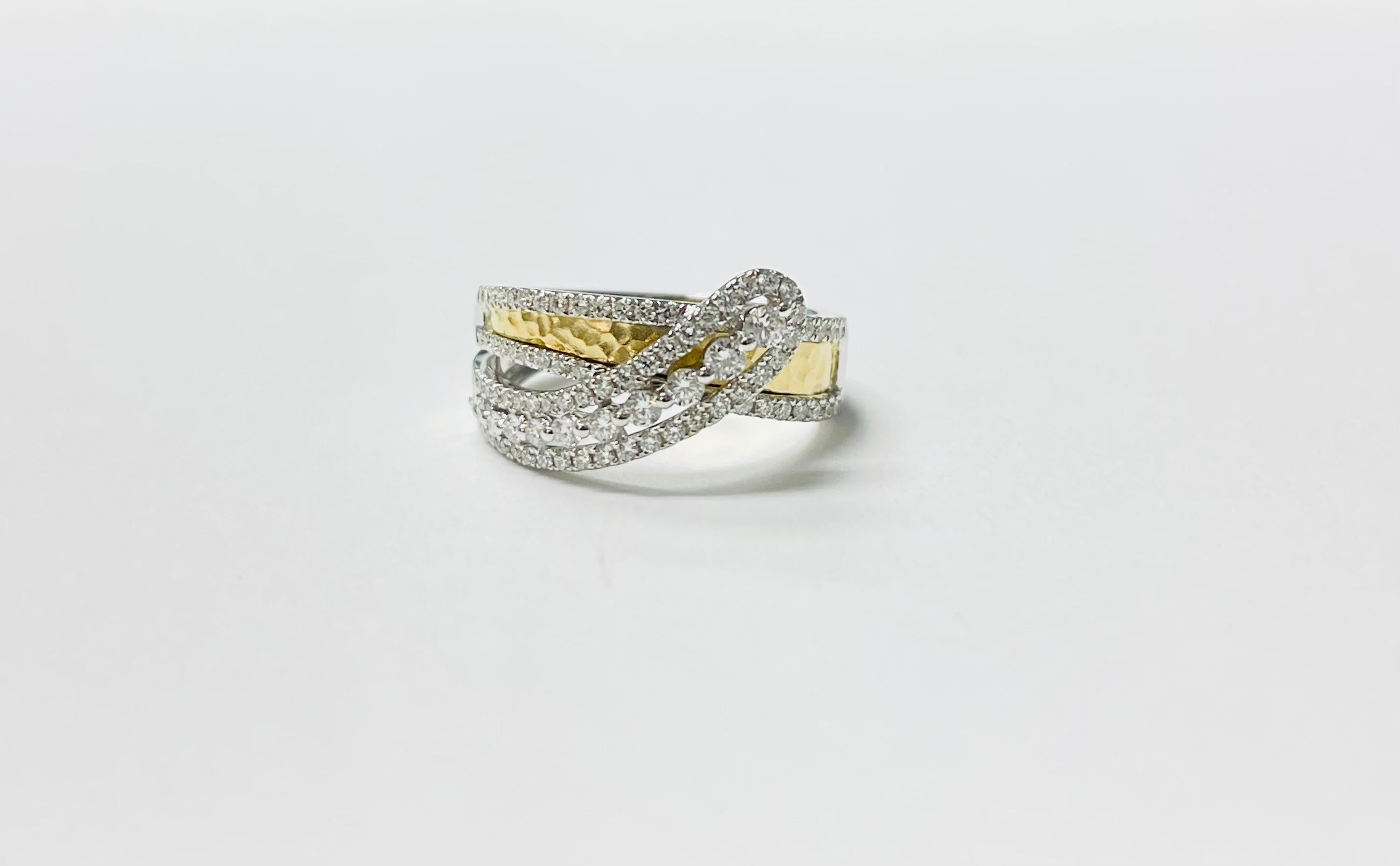 Diamond ByPass Ring In White and Yellow Gold. Damen im Angebot