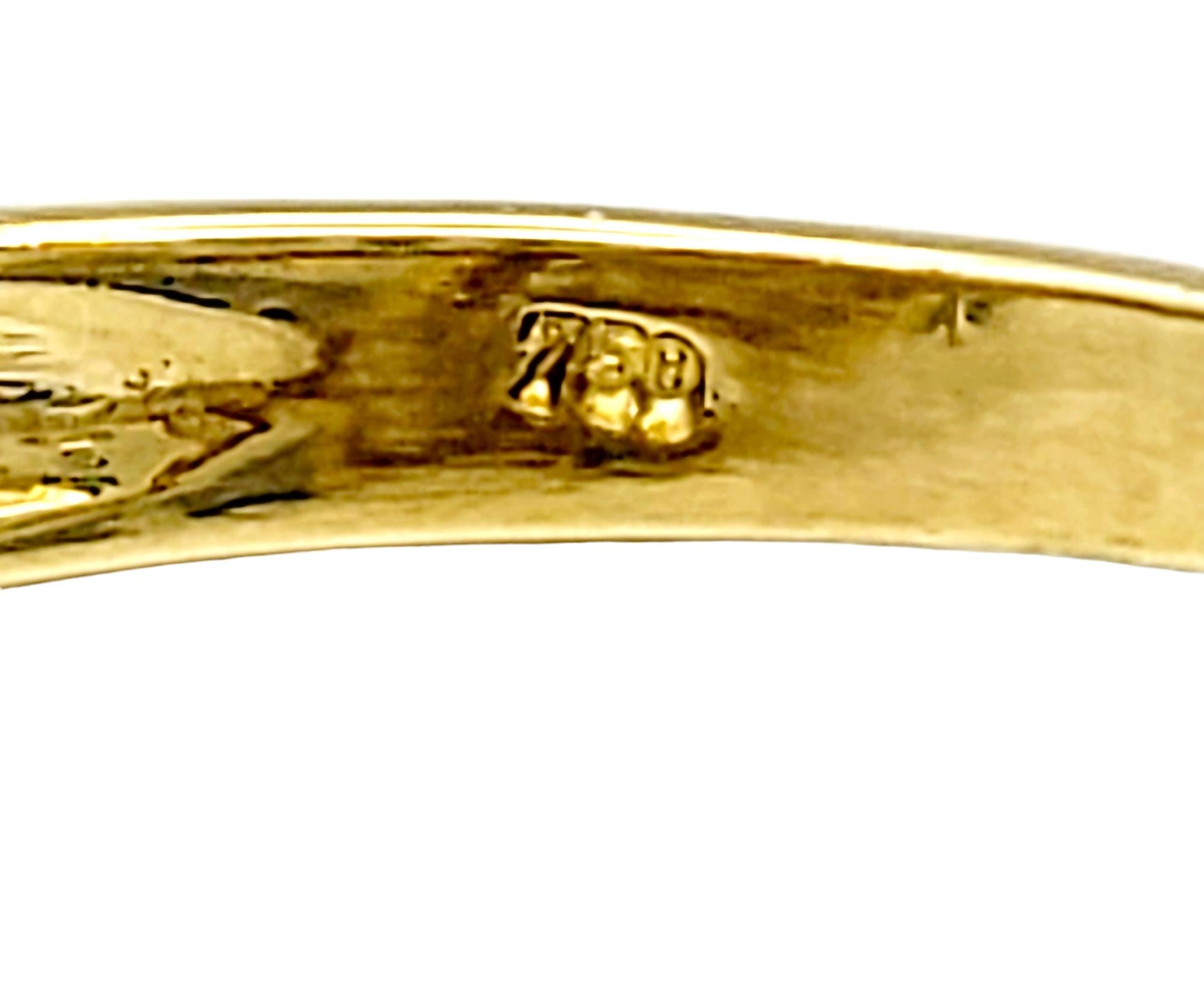 Anello a serpente con diamante bypass e occhi di smeraldo incastonati in oro giallo 18 carati In condizioni buone in vendita a Scottsdale, AZ