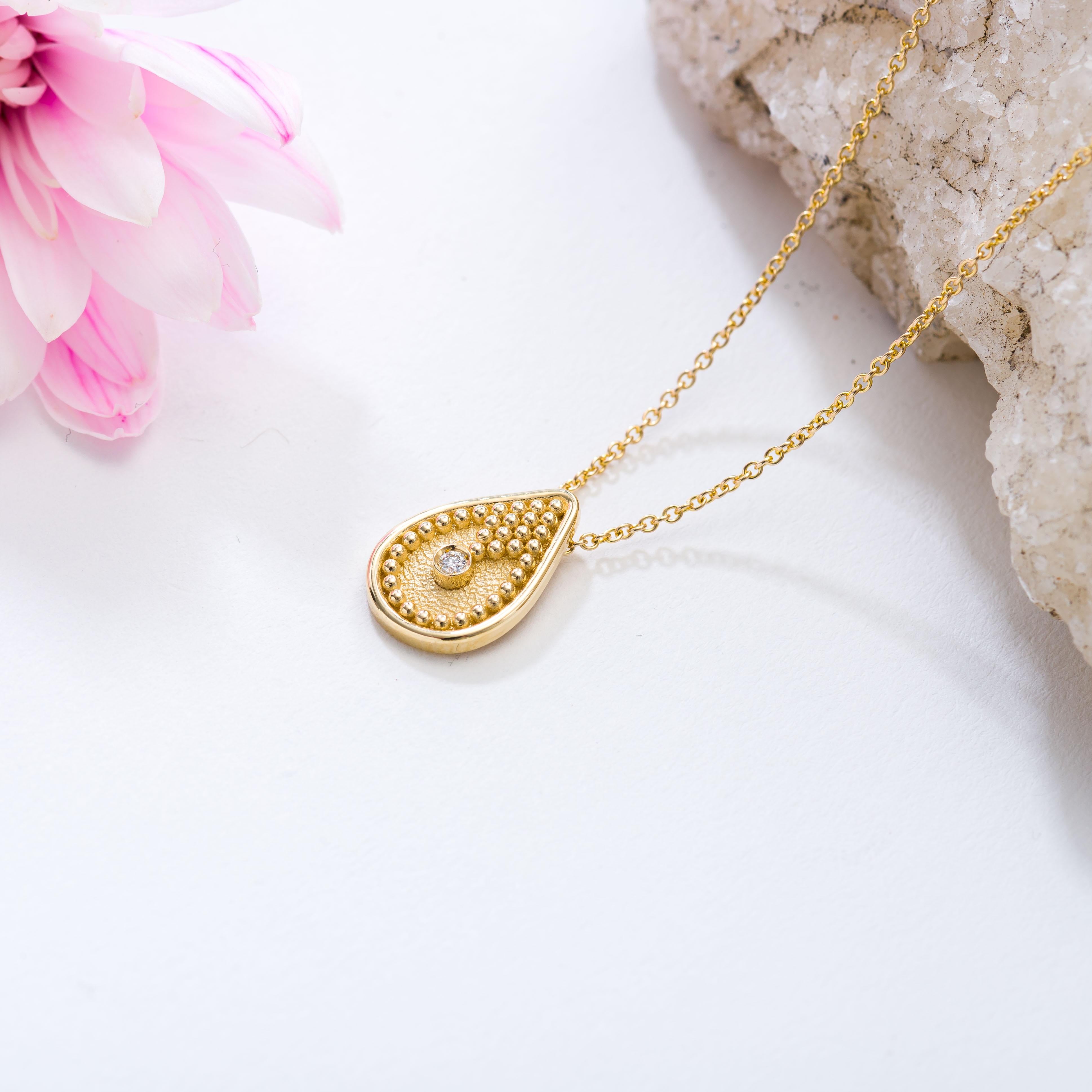 Pendentif poire byzantine en or avec diamants Pour femmes en vente