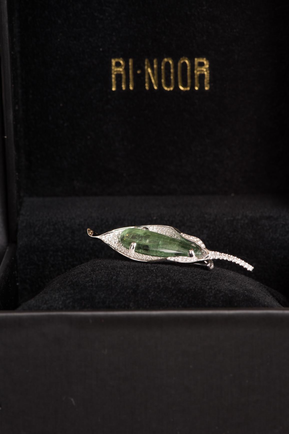 Colgante de diamantes Calla Lilly Cum Broche en venta 1