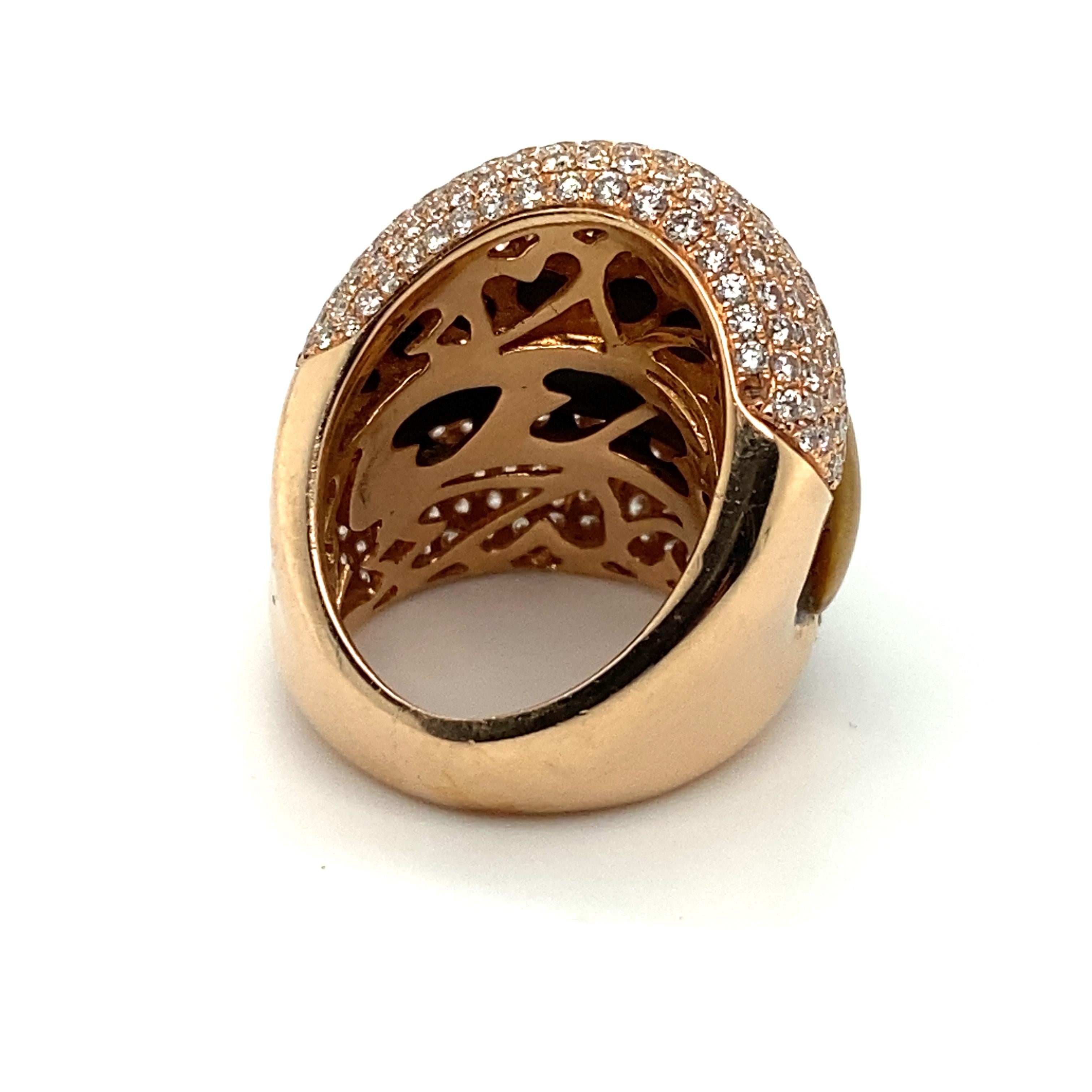 Women's or Men's Diamond and Carved Tiger's Eye Quartz Polished 18 Karat Gold Cocktail Ring For Sale