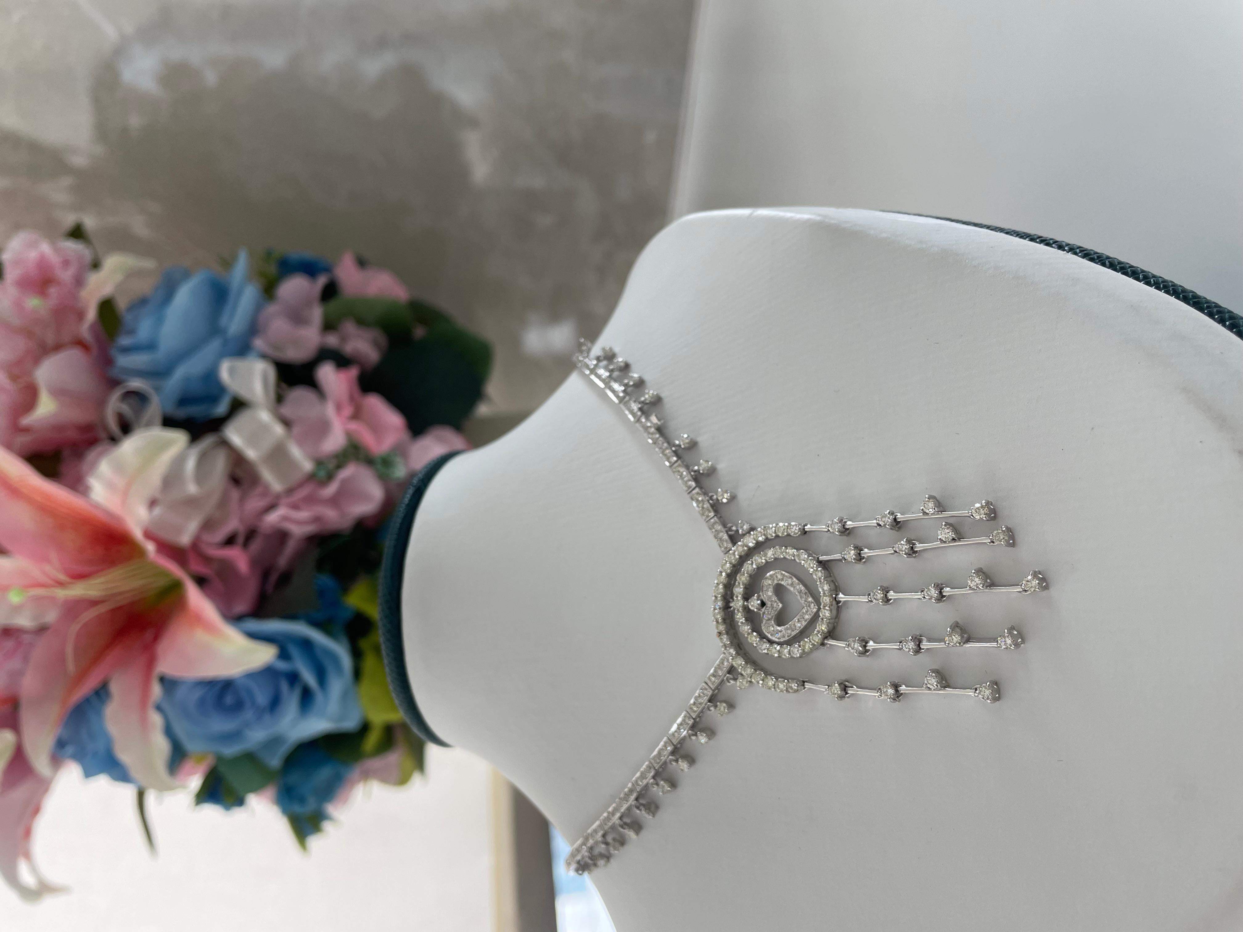 Collana a cascata di diamanti in oro bianco 18 carati In condizioni Nuovo in vendita a Hong Kong, HK