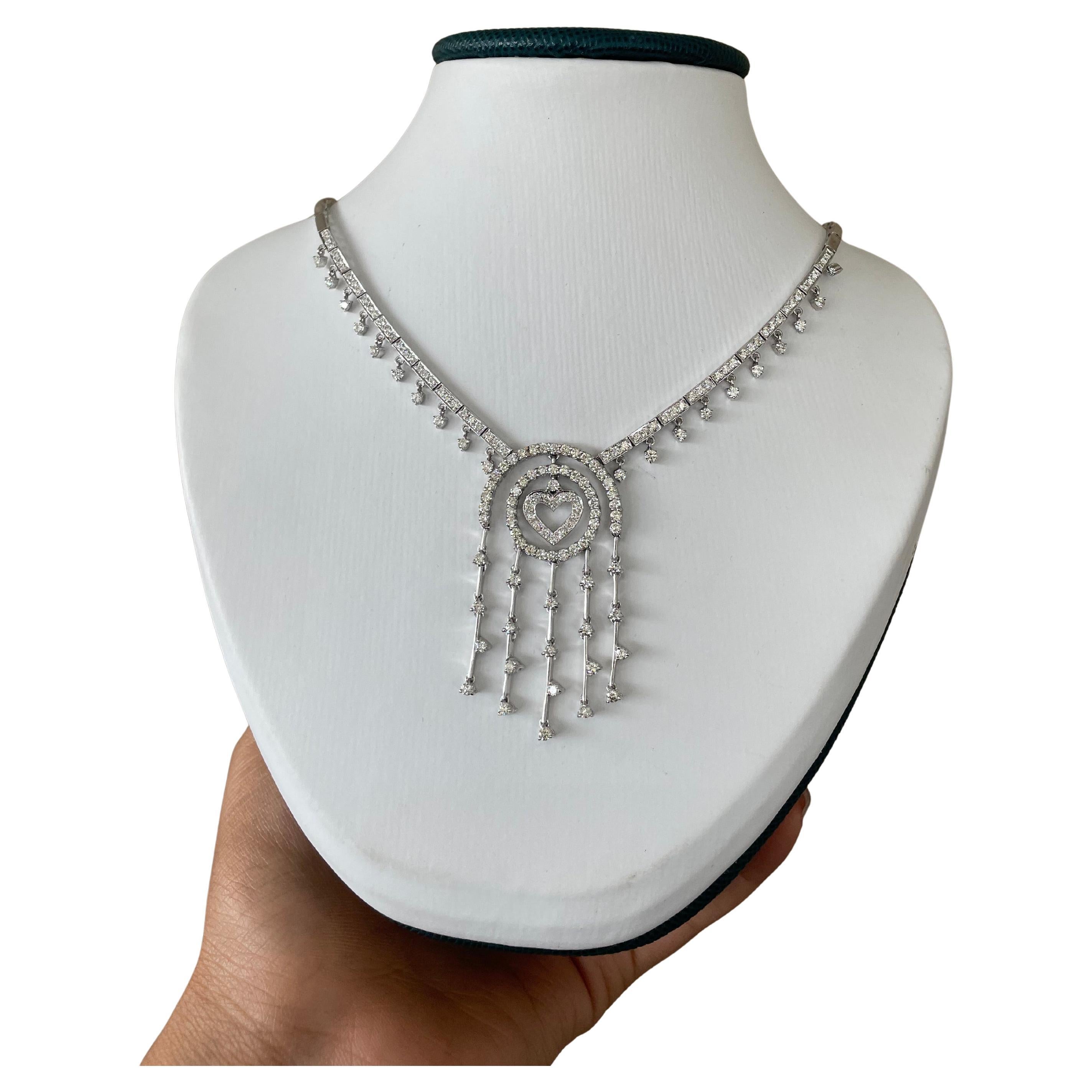 Collana a cascata di diamanti in oro bianco 18 carati in vendita