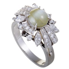 Vintage Diamond Cat
s Eye Cabochon Platinum Ring