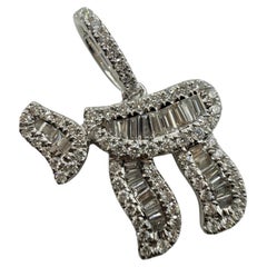 Diamond Chai pendant 18KT white gold VS diamonds well crafted
