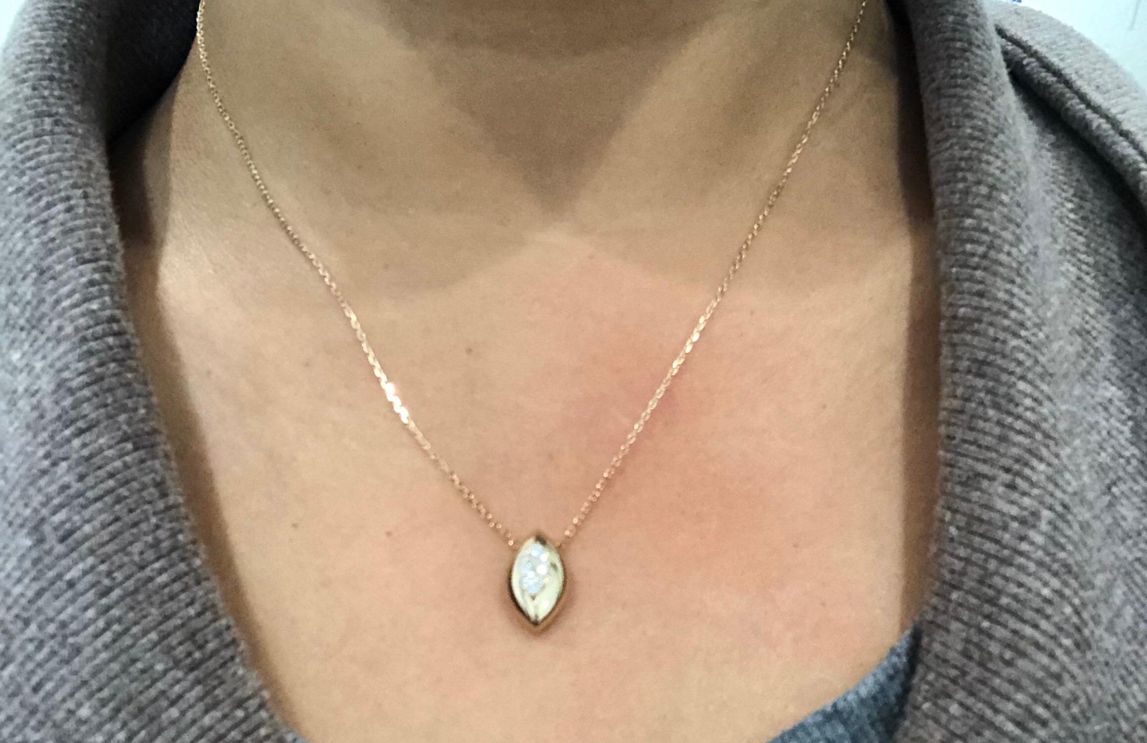 Round Cut Diamond Chain Necklace 14 Karat Yellow Gold For Sale