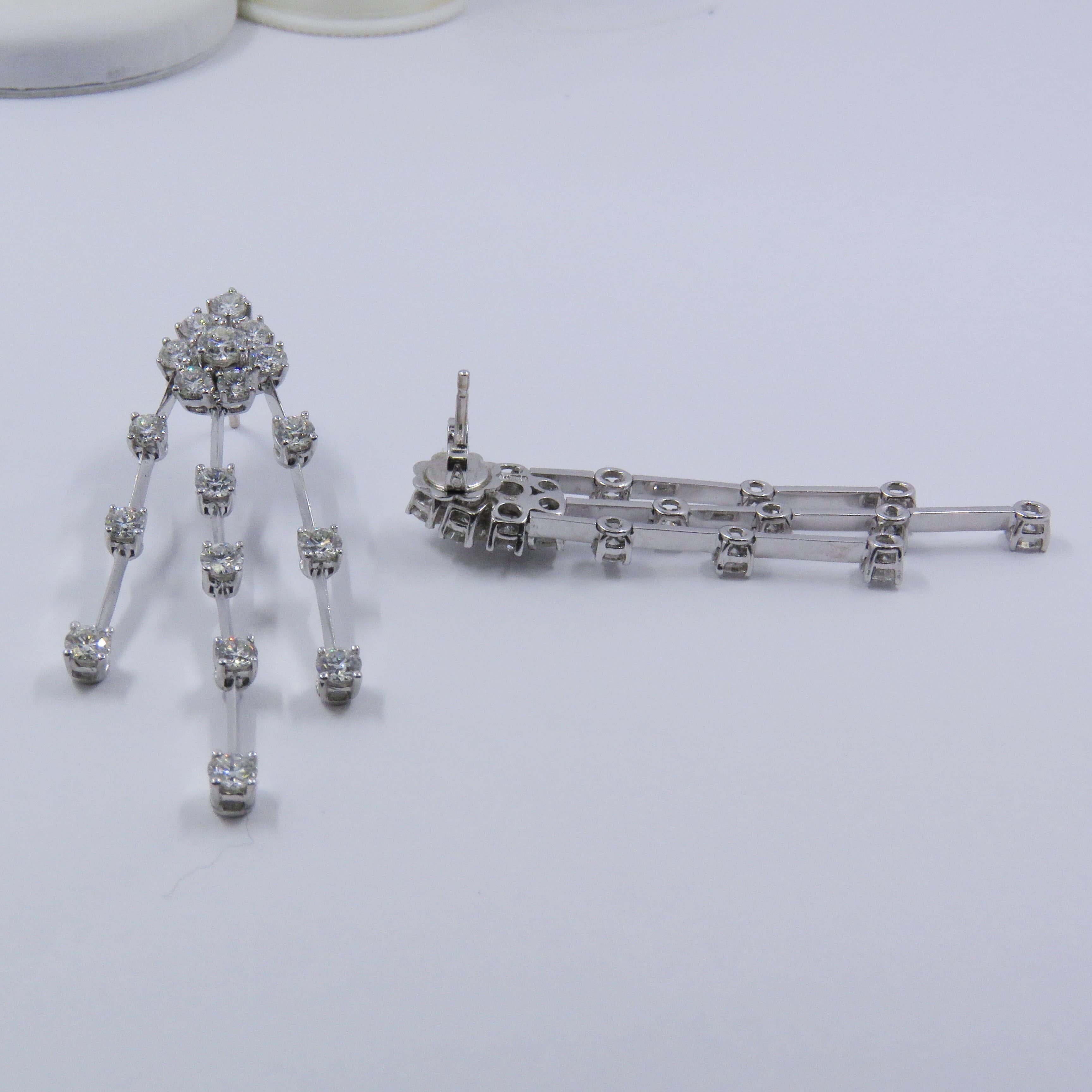 Round Cut Diamond Chandelier Earrings 37610001