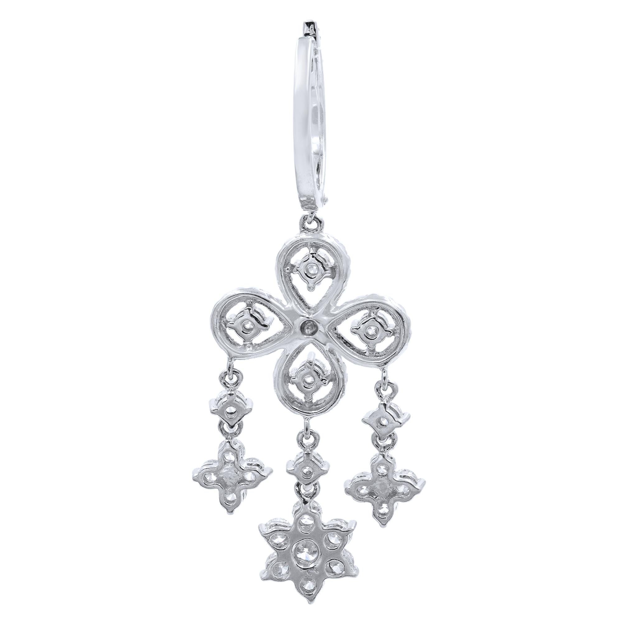 Diamond Chandelier Earrings 3.85 Carat in 18 Karat White Gold In Excellent Condition In New York, NY