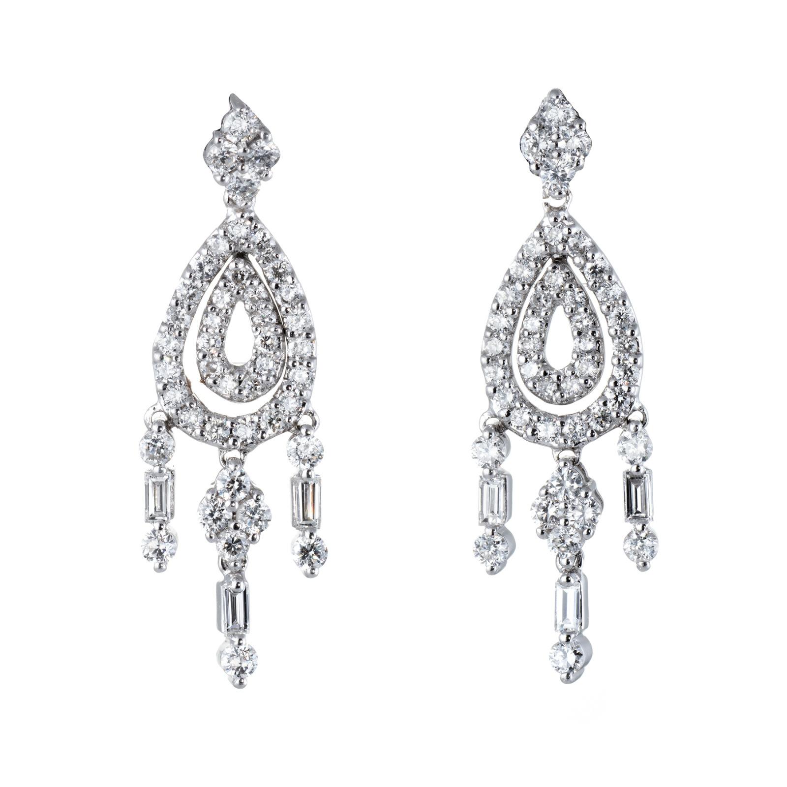Moderne Boucles d'oreilles chandelier en diamant Estate Jewelry or 18 carats Fringe Drops Vintage Jewelry en vente
