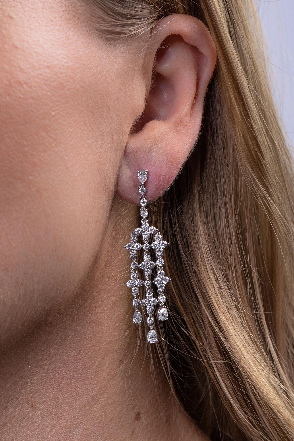 Contemporary 4.4 carat Diamond Chandelier Earrings For Sale
