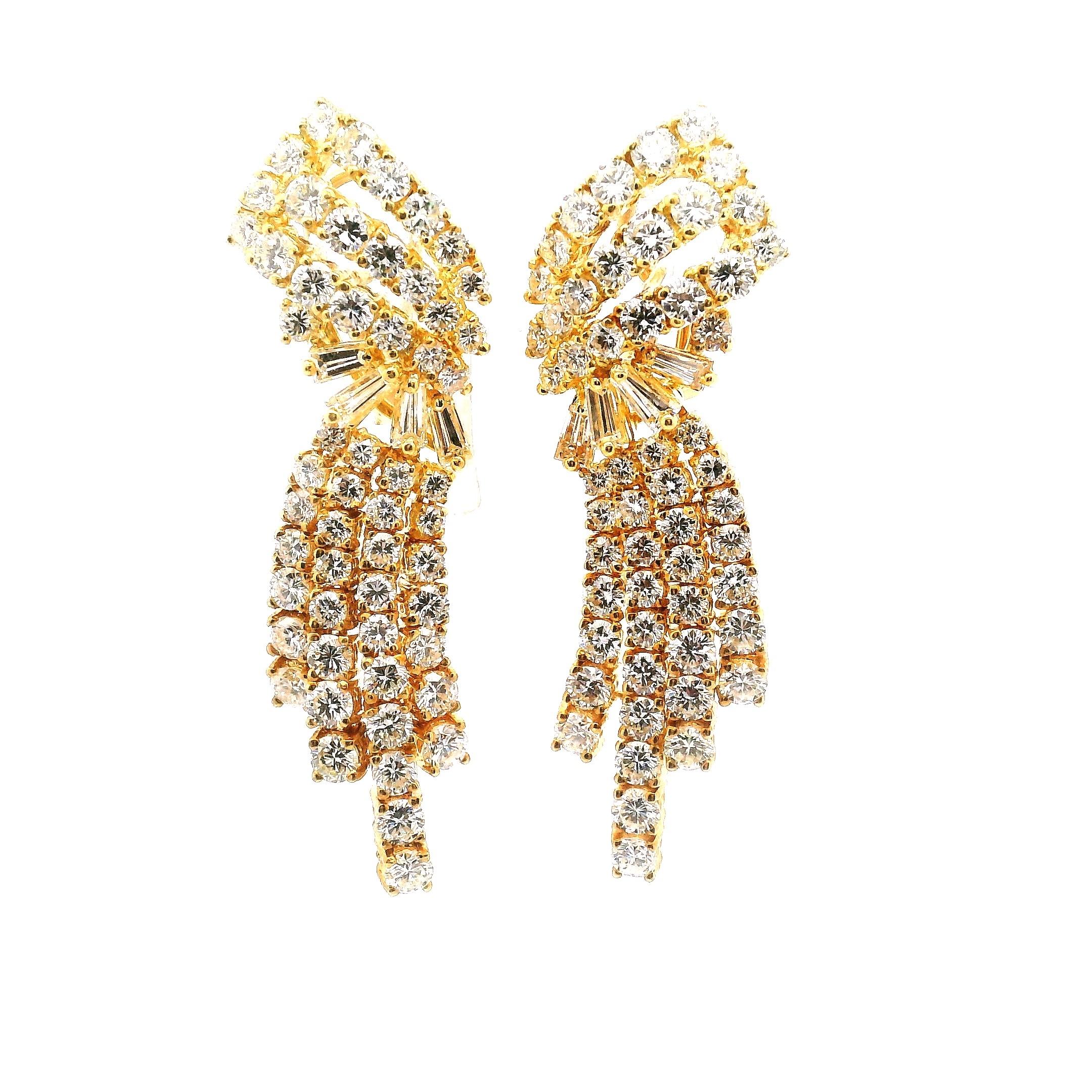 Taille ronde Boucles d'oreilles chandelier - Diamant en vente