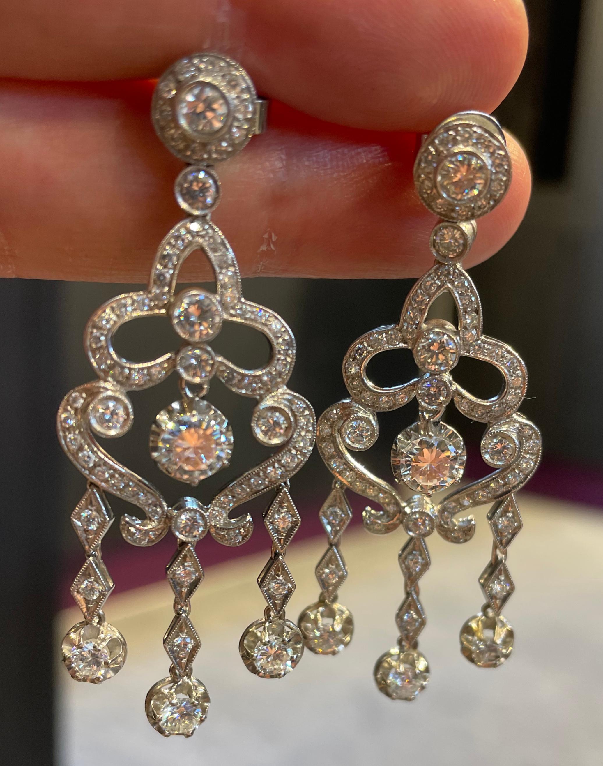 Diamond Chandelier Earrings In Excellent Condition For Sale In New York, NY