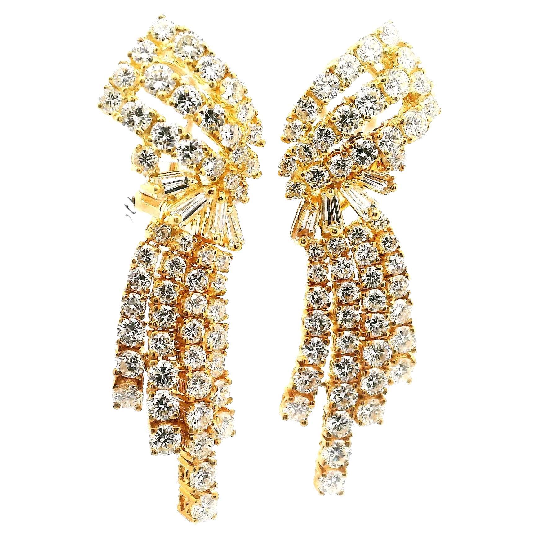 Orecchini a lampadario con diamanti