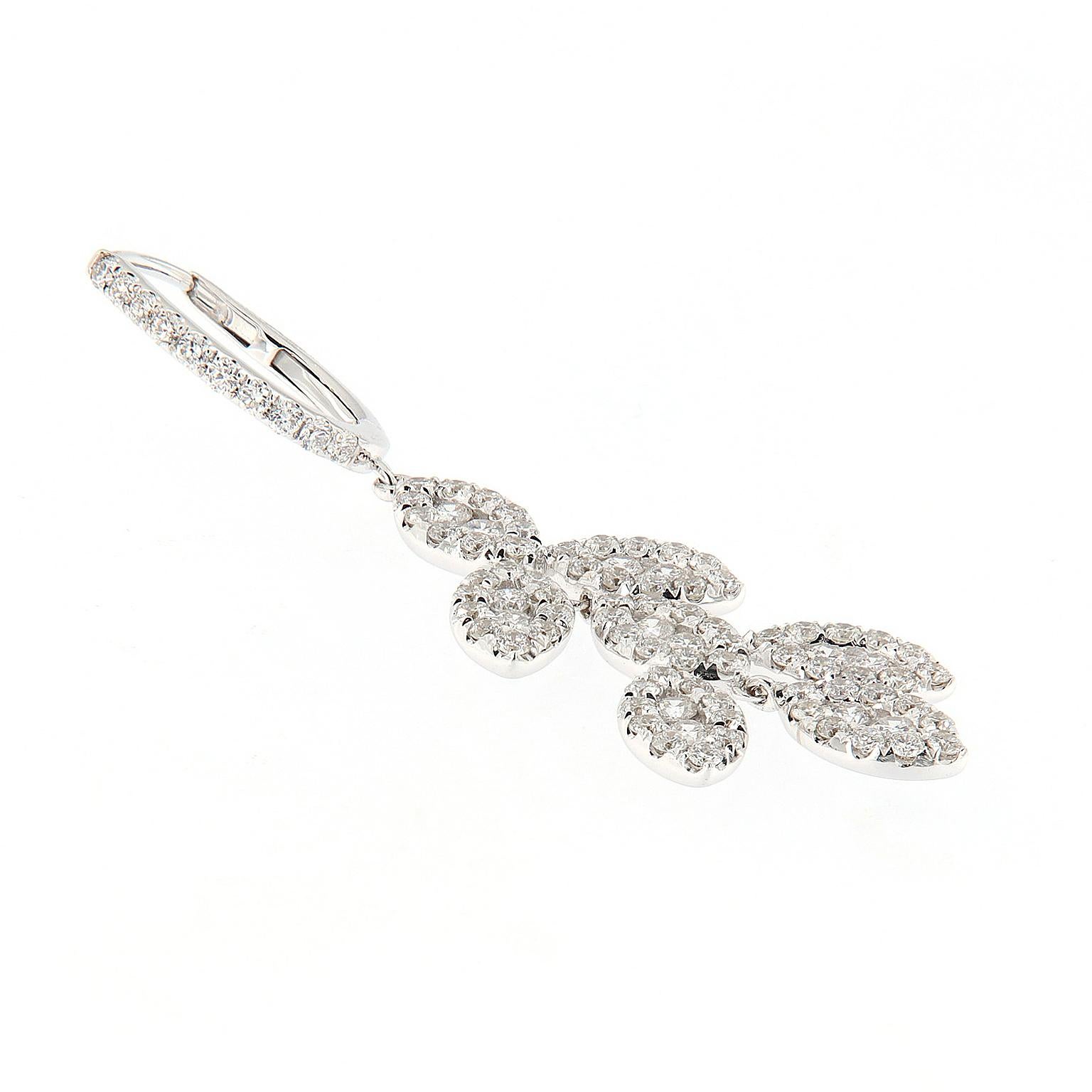 Diamond Chandelier 18 Karat White Gold Dangle Earrings In New Condition In Troy, MI