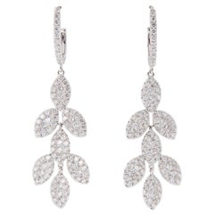 Boucles d'oreilles pendantes en or blanc 18 carats avec chandelier de diamants