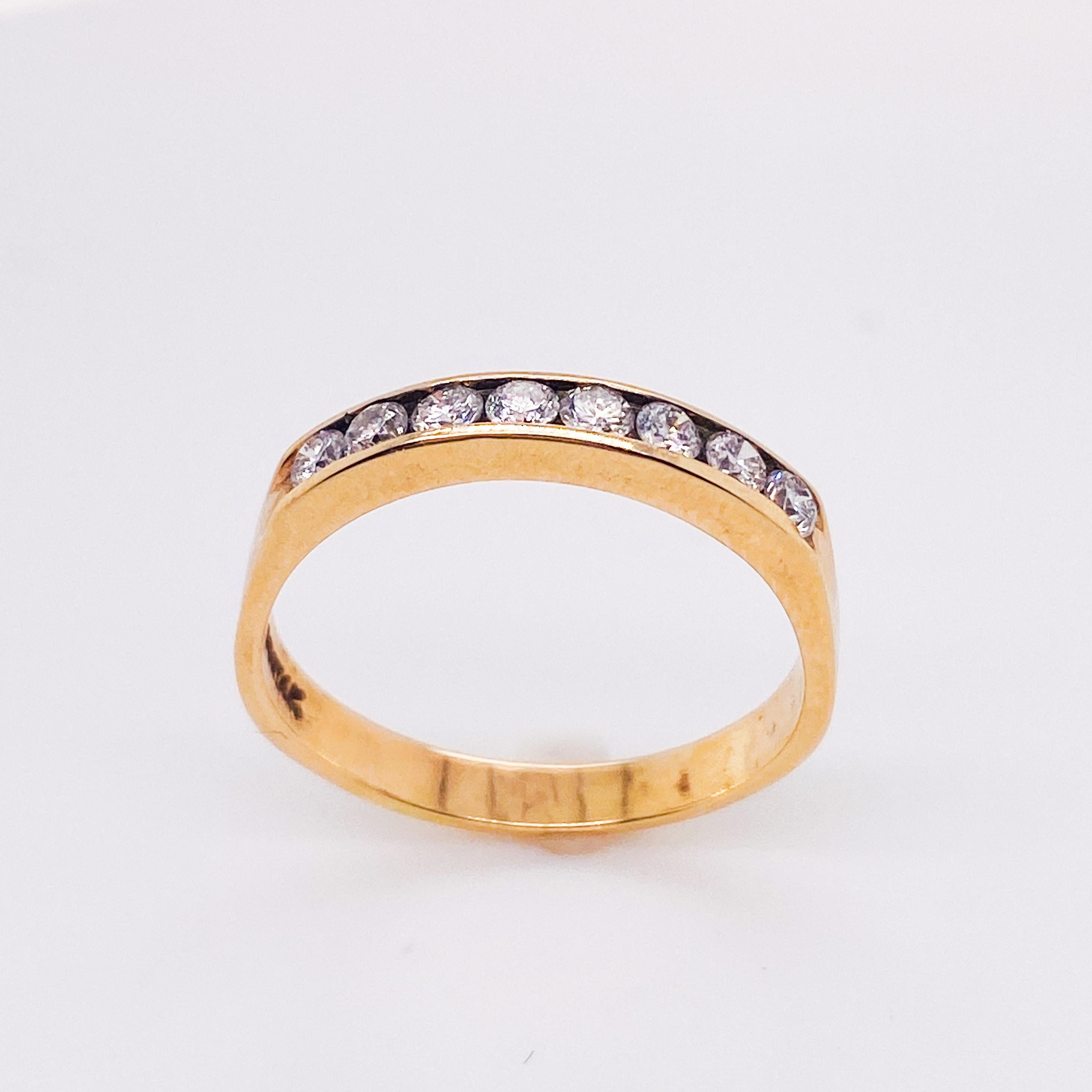 Diamant-Kanal-Stapelbarer Ring, 0,25 Karat Diamanten, 14K Gelbgold, spitz zulaufende Fassung (Zeitgenössisch) im Angebot