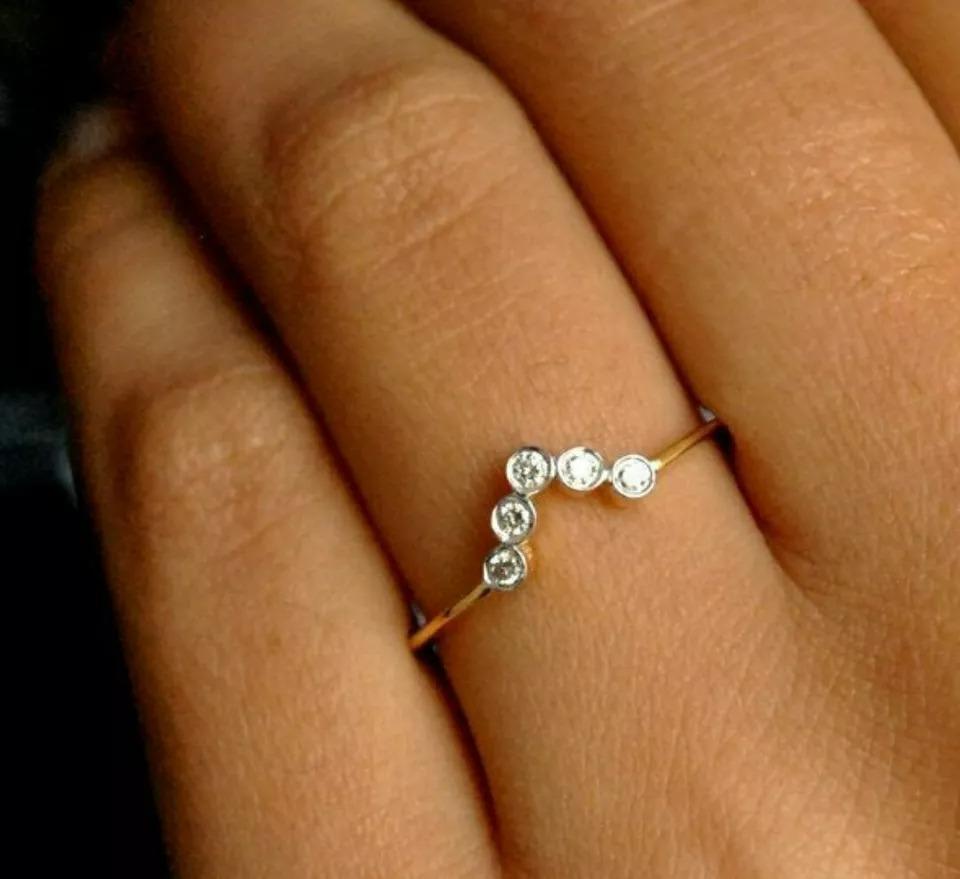 Bague de mariage empilable à chevrons en or jaune massif 14 carats avec diamants ronds Neuf - En vente à Chicago, IL