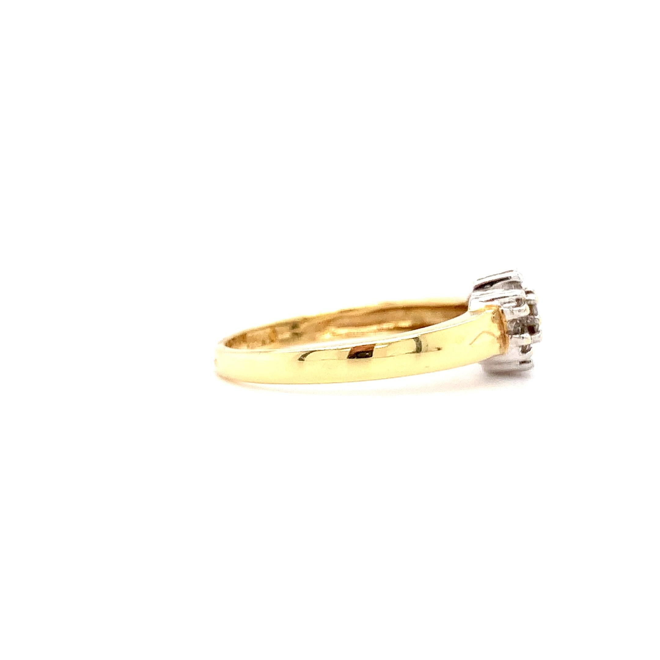 Diamond chunky cluster engagement ring 18k yellow gold In New Condition For Sale In London, GB