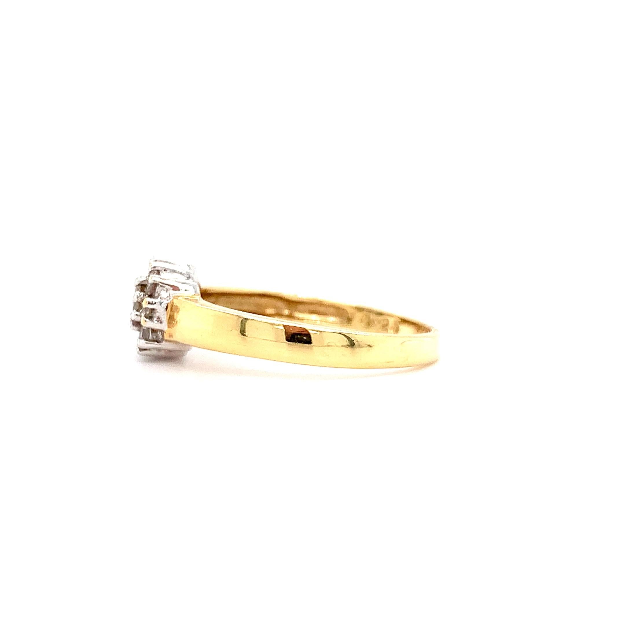 Women's Diamond chunky cluster engagement ring 18k yellow gold For Sale