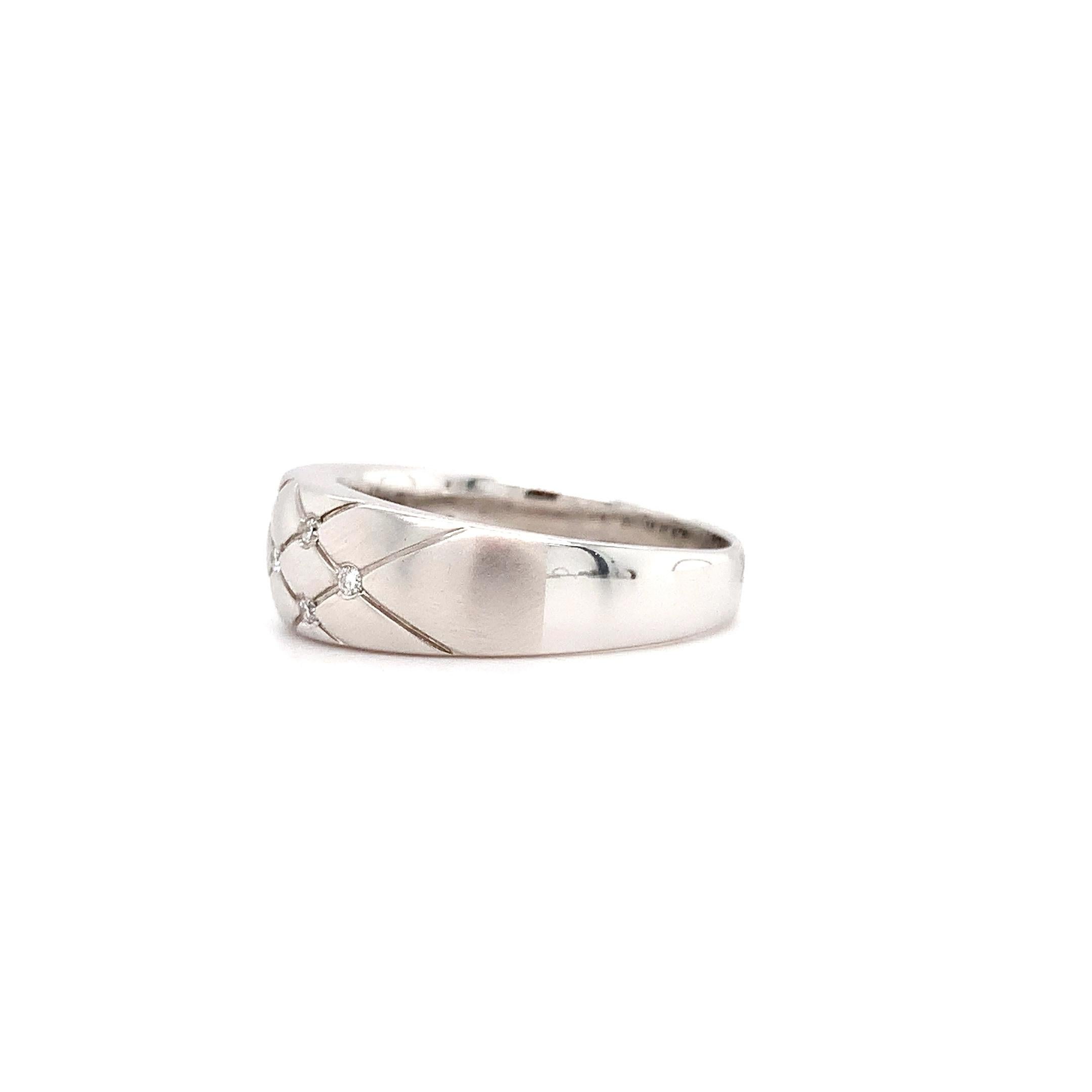 Women's Diamond chunky matte engagement ring 18k white gold For Sale