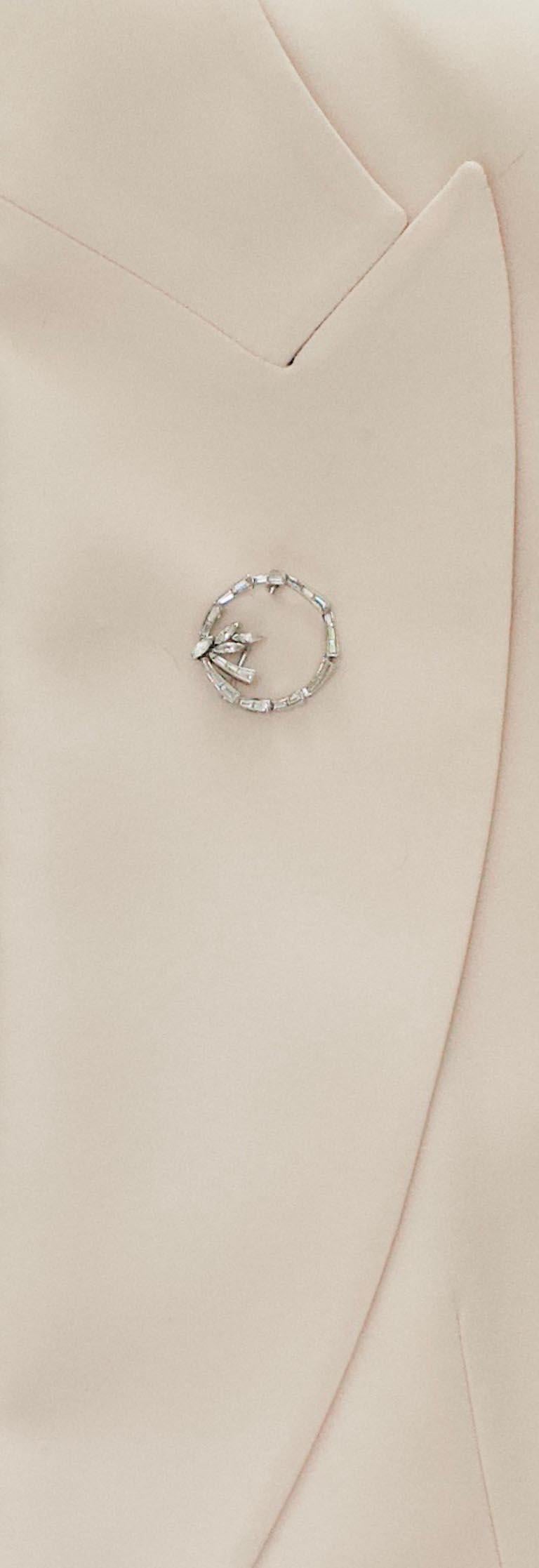 Diamond Circle Brooch in Platinum circa 1950s 2.50 Total Diamond Weight For Sale 2