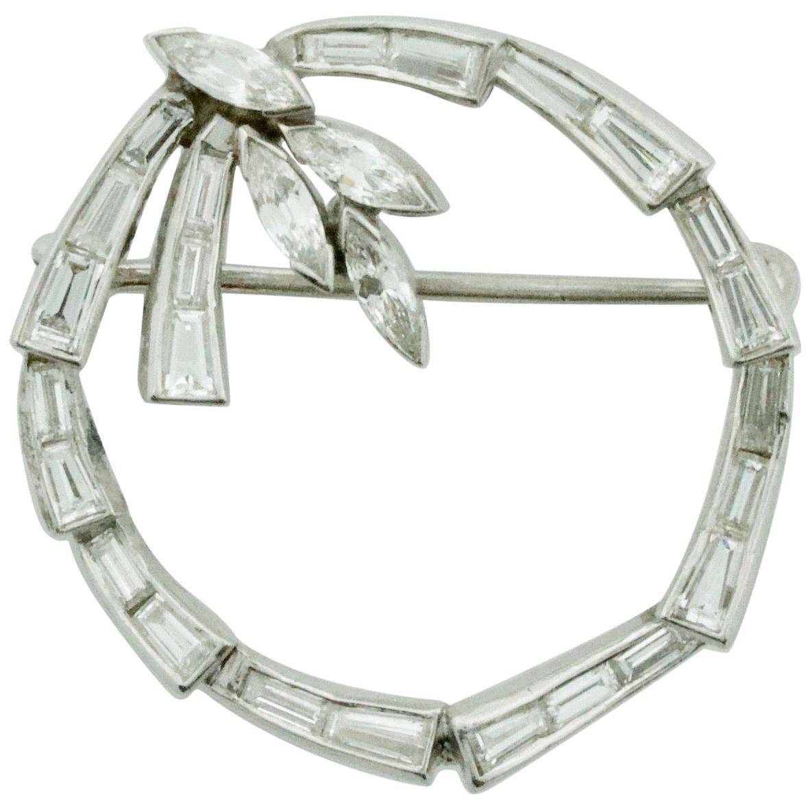 Diamond Circle Brooch in Platinum circa 1950s 2.50 Total Diamond Weight For Sale