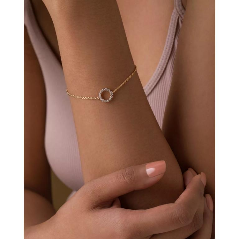 Bracciale a cerchio con diamanti Bracciale nuziale a catena con diamanti genuini in oro massiccio 14k
Leggero, può essere indossato tutti i giorni

Informazioni aggiuntive:
Condit: Nuovo senza etichette: Un articolo nuovo di zecca, non usato e non