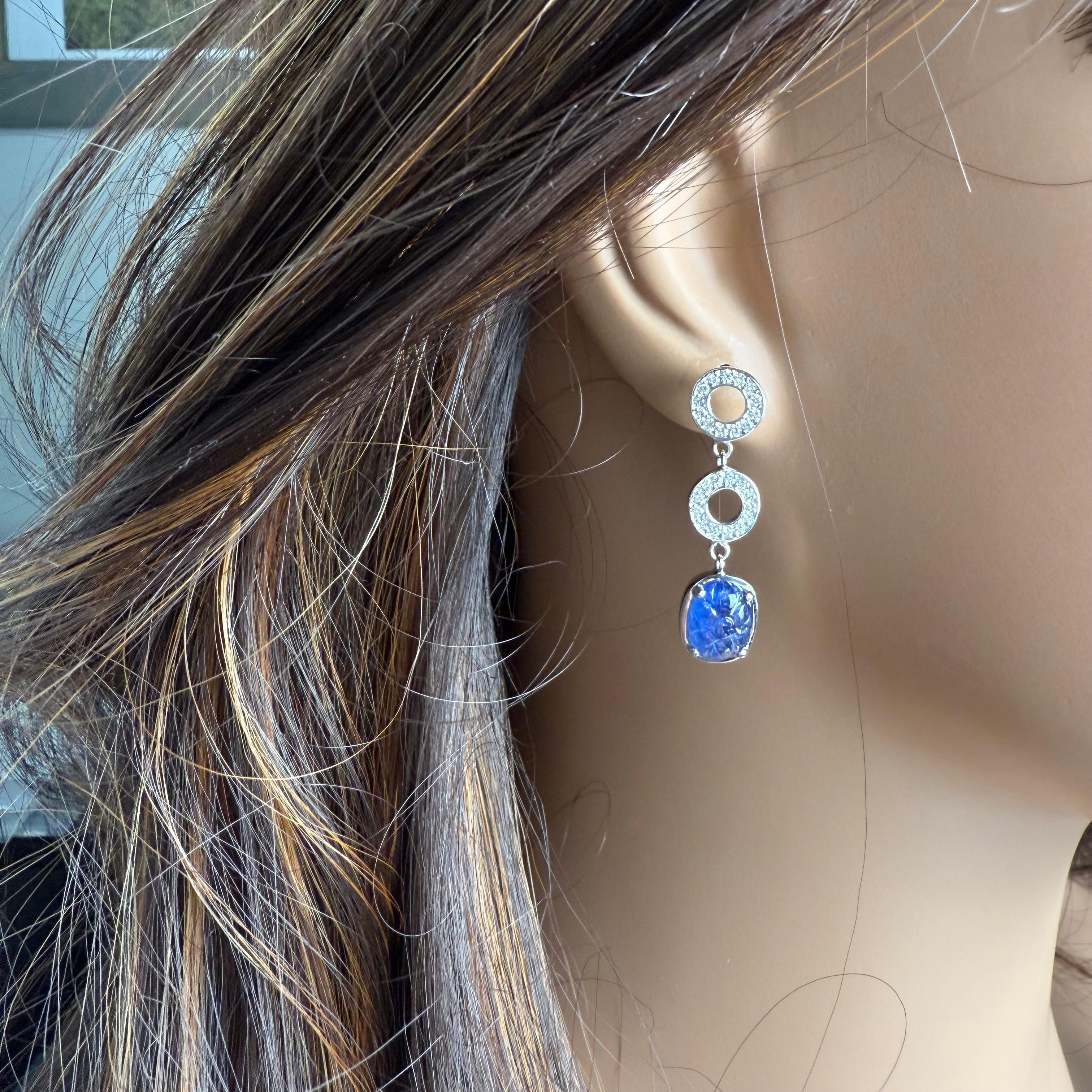 Diamond Circle Drop Gold Earrings with GIA-Certified No-Heat Burma Sapphires Unisexe en vente