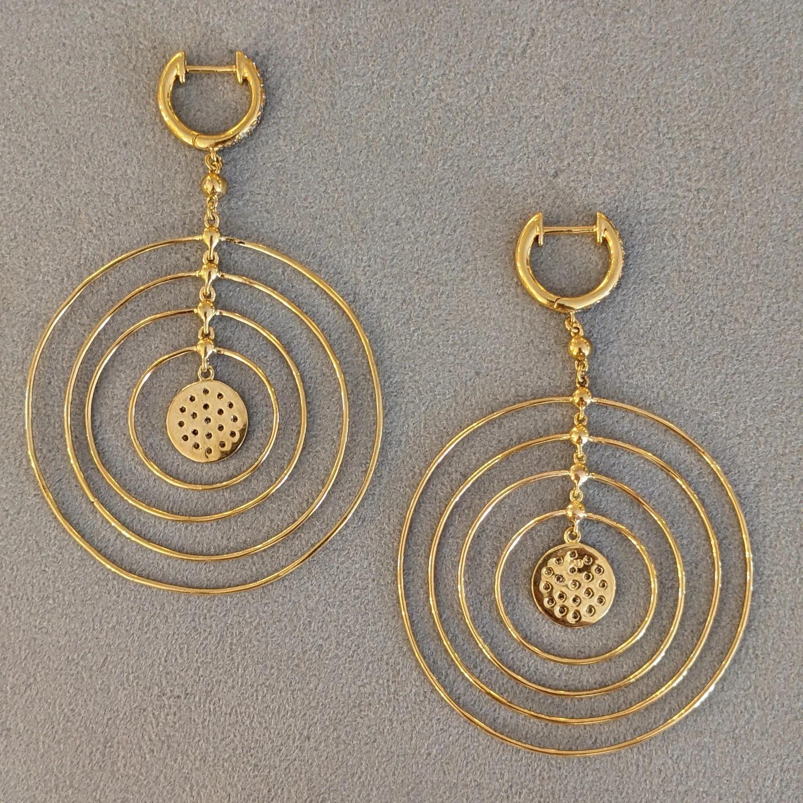 Boucles d'oreilles pendantes en or jaune 18k avec anneau en forme de cercle et diamants Pour femmes en vente