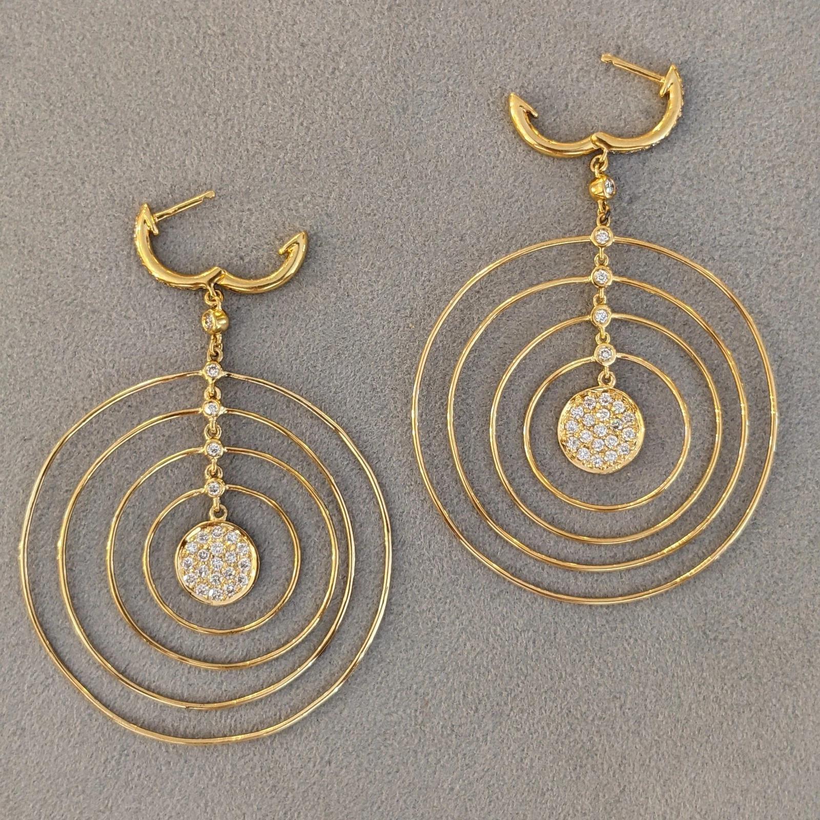 Boucles d'oreilles pendantes en or jaune 18k avec anneau en forme de cercle et diamants en vente 1