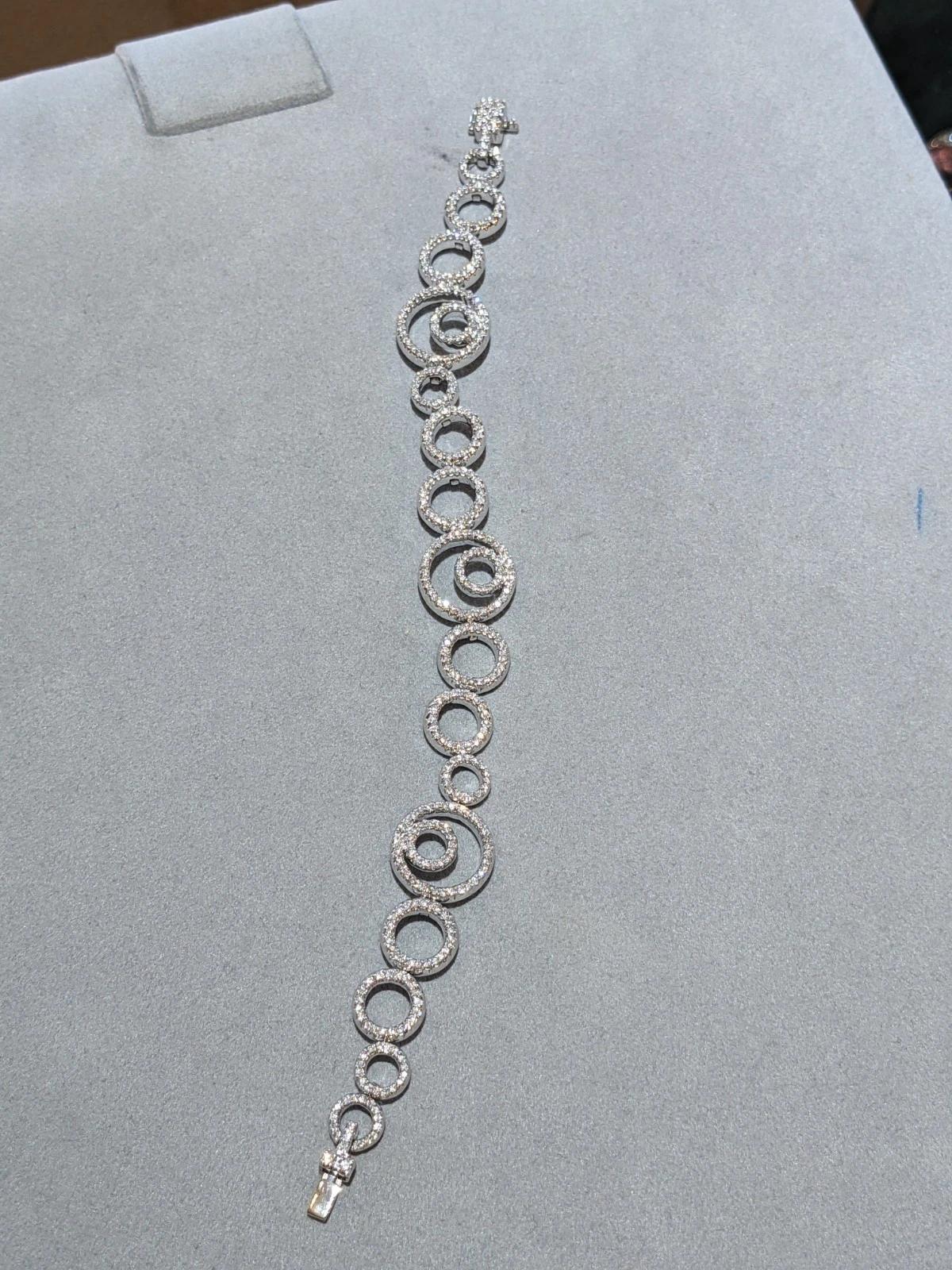 Bracelet à maillons en or blanc 18 carats avec diamants d'un poids total de 2,00 carats Excellent état - En vente à La Jolla, CA