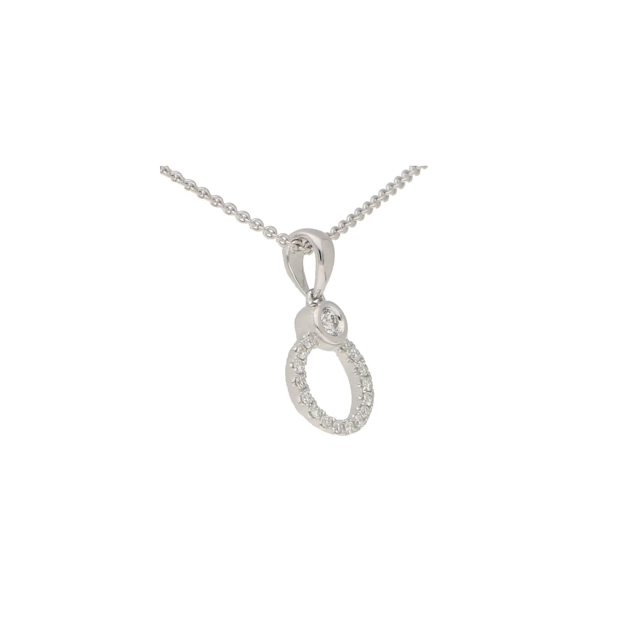 Taglio rotondo Collana con anello della promessa con diamante in oro bianco 18 carati in vendita