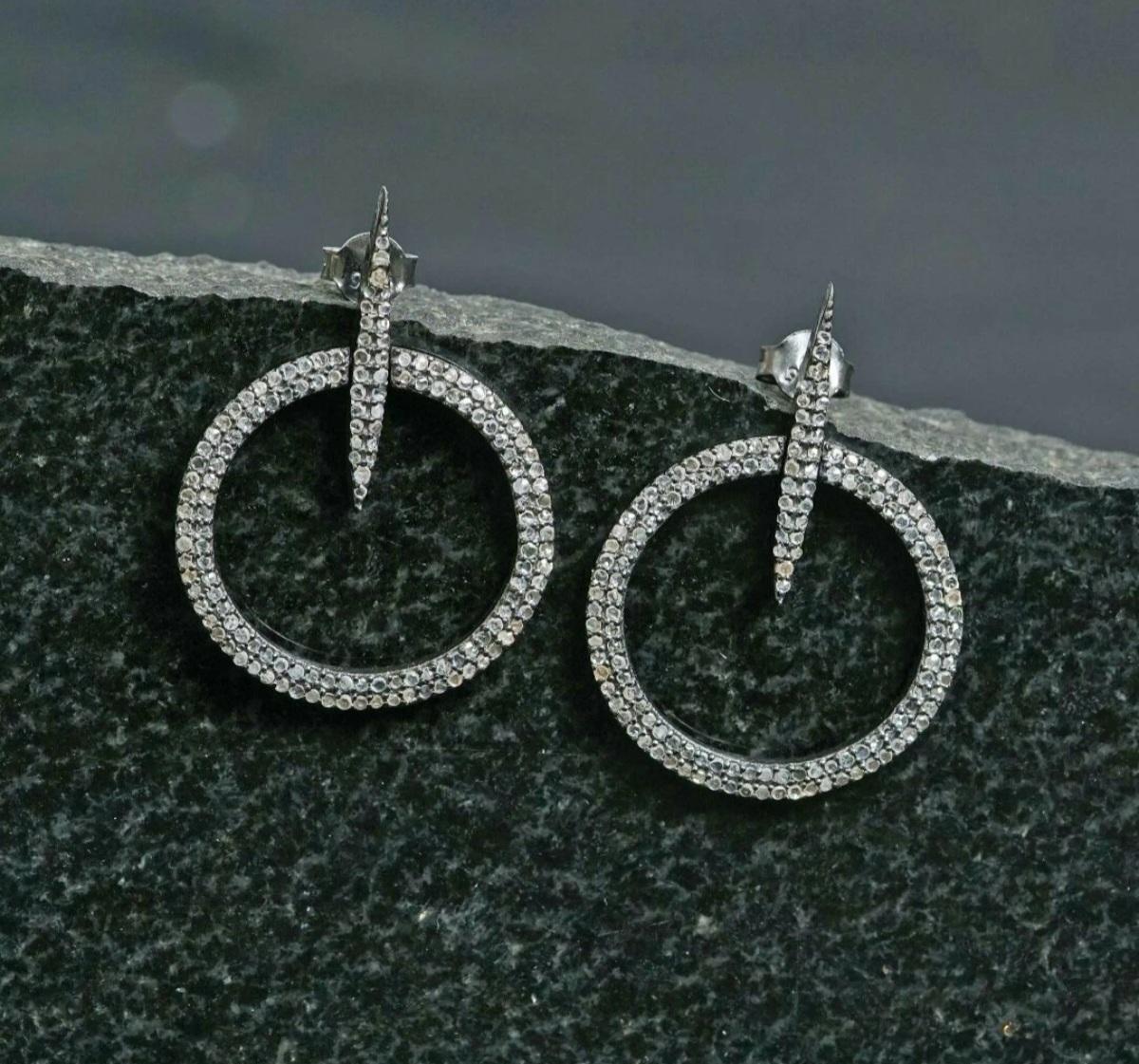 Boucle d'oreille Cercle Diamant en Argent 925 Boucle d'oreille Femme Design/One Bijoux faits à la main. Pour femmes en vente