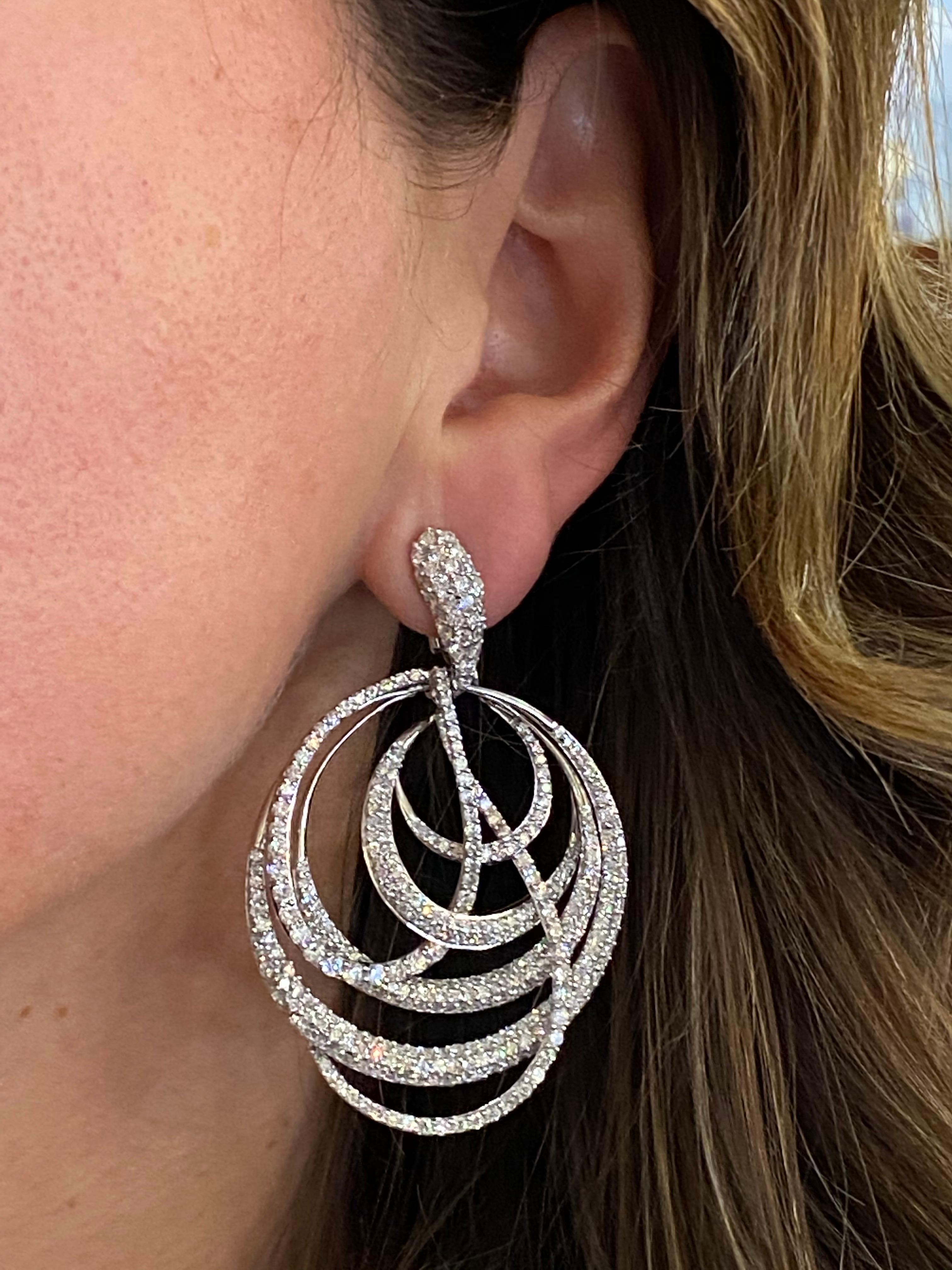 Diamond Circles Chandelier White Gold Earrings In New Condition In Greenwich, CT