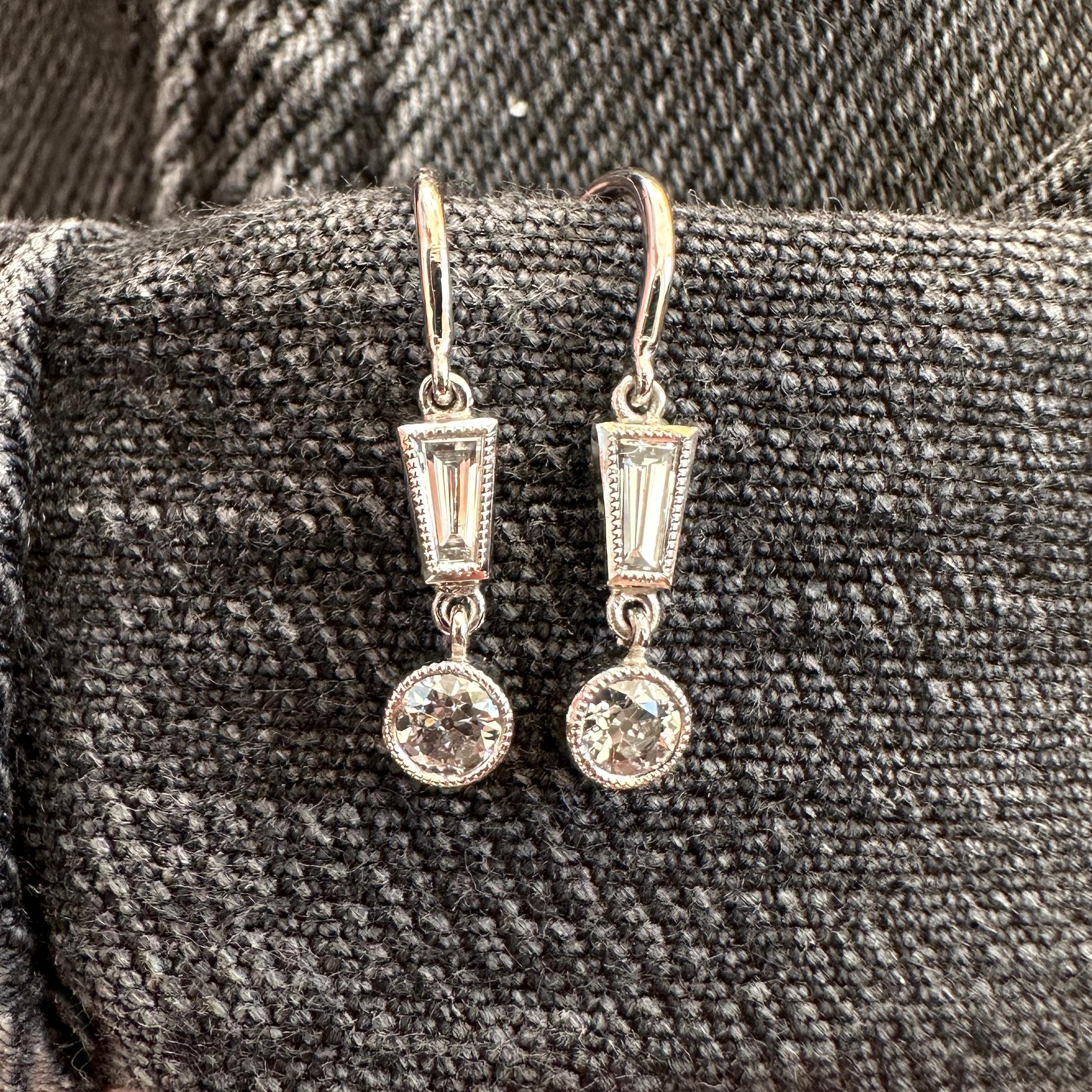 Art Deco Inspired Diamond Platinum Drop Earrings In New Condition For Sale In London, GB
