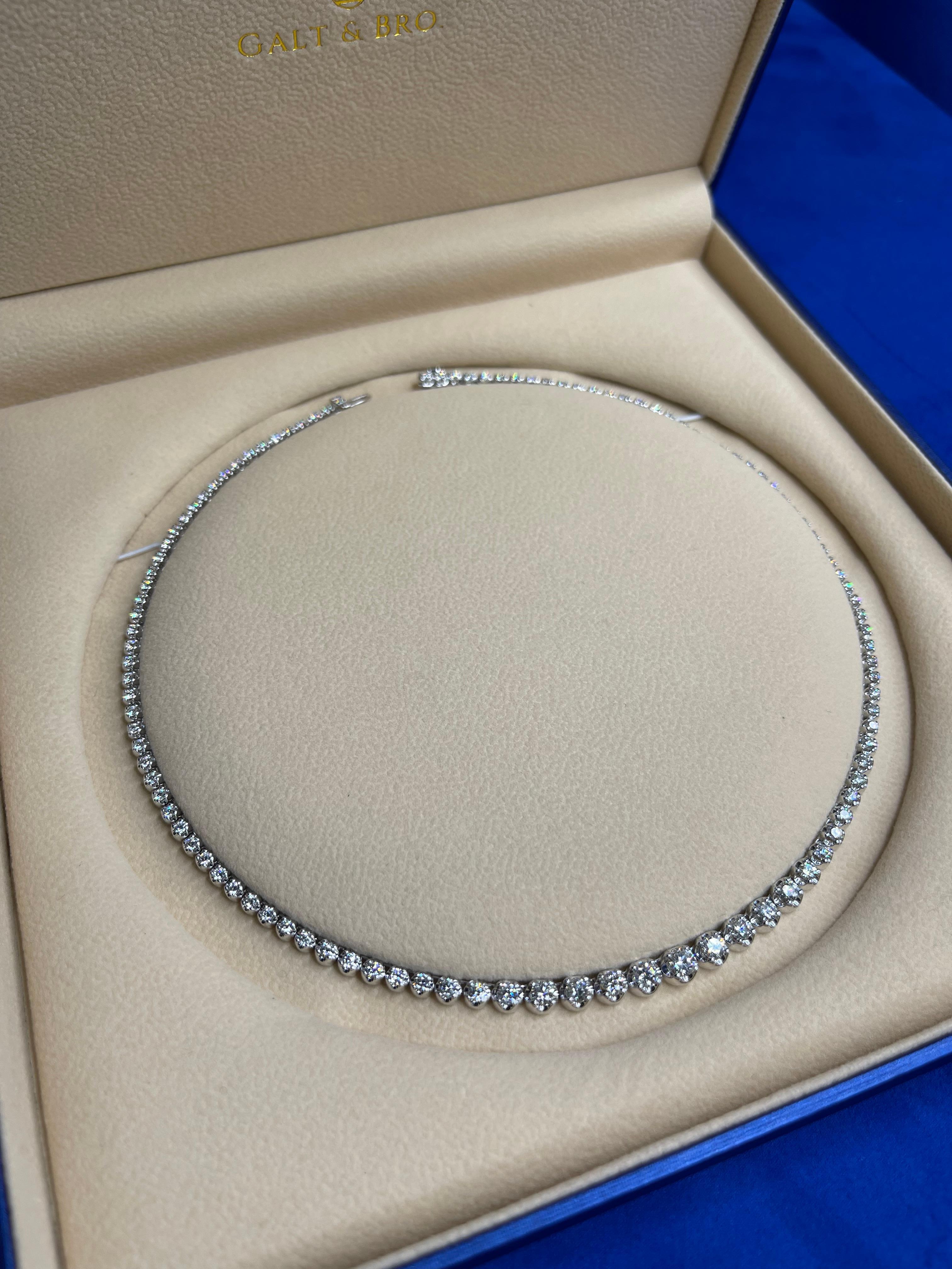 Diamant-Klassiker Abgestufter Rundbrillant Tennis 18 Karat Weißgold Halskette für Damen oder Herren im Angebot