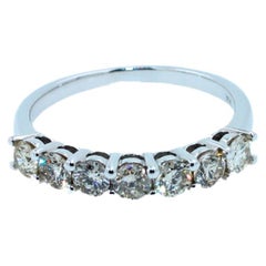 Alliance d'éternité classique en or blanc 14 carats avec diamants