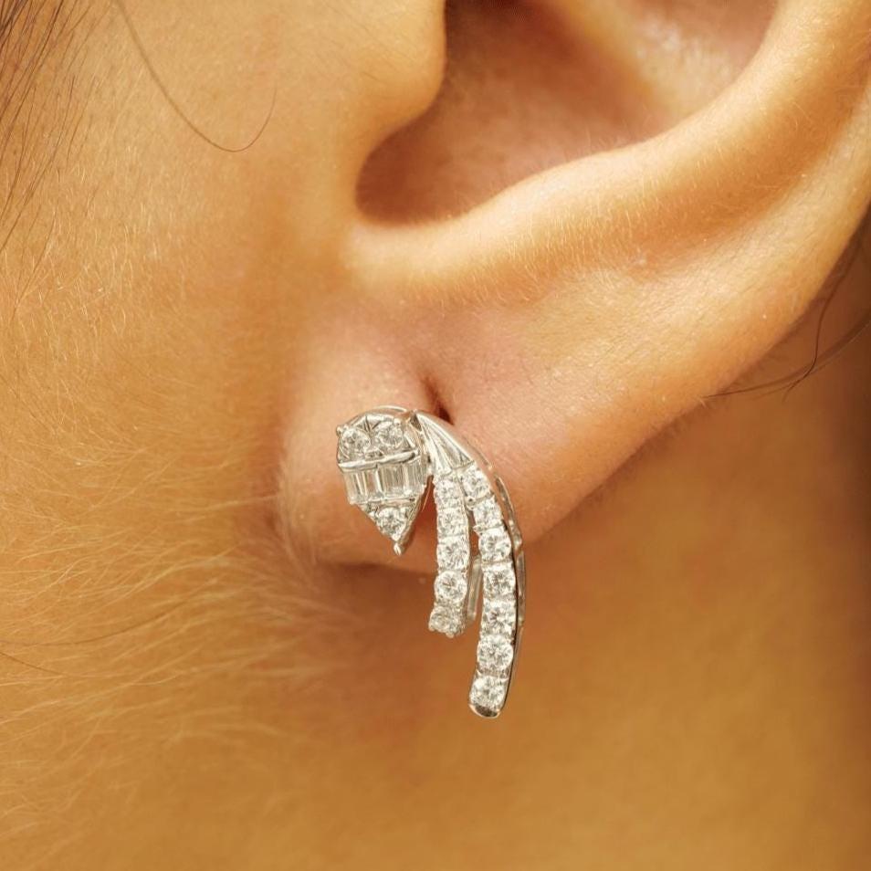 Art Déco Orecchini a perno con diamante Climber in oro massiccio 14k (certificati) in vendita