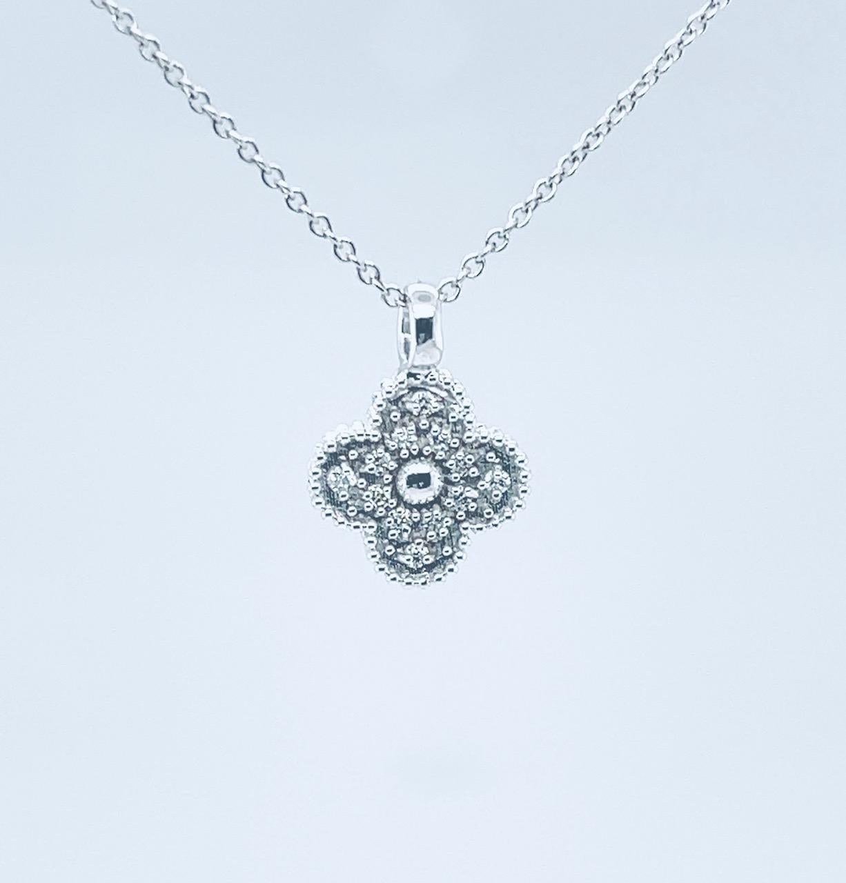 Round Cut Diamond Clover Necklace in 18k White Gold set with 1/5 carat Diamonds