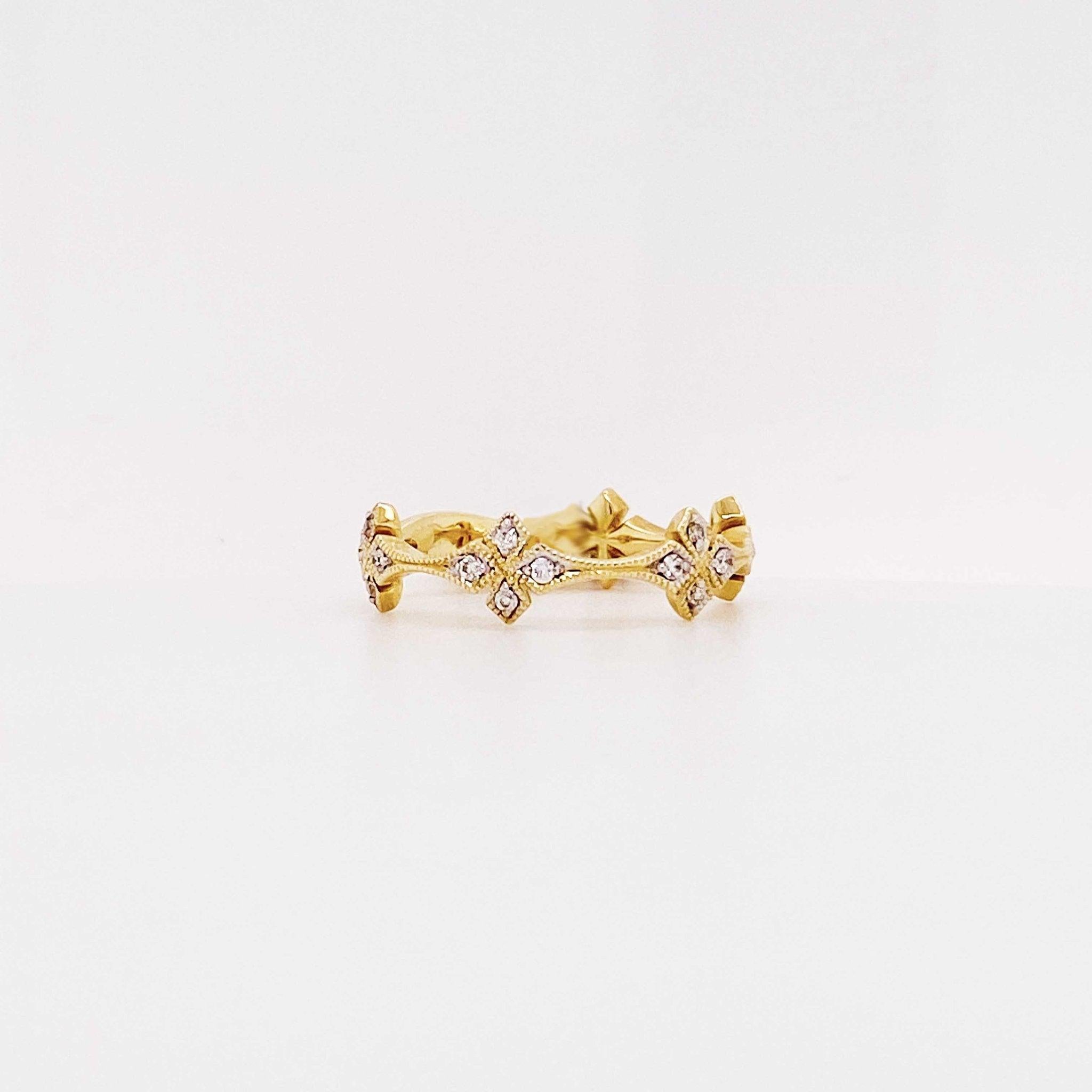For Sale:  Diamond Clover Band 14 Karat Gold Fashion Diamond Stackable Band 0.16 Carat 3