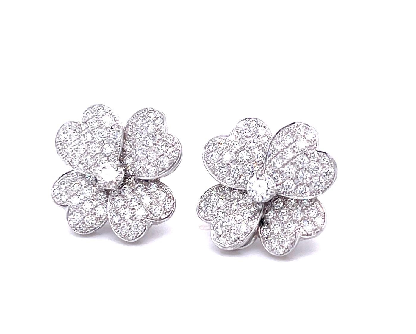 Modern  Diamond Clover Earrings, Set in 18k White Gold For Sale