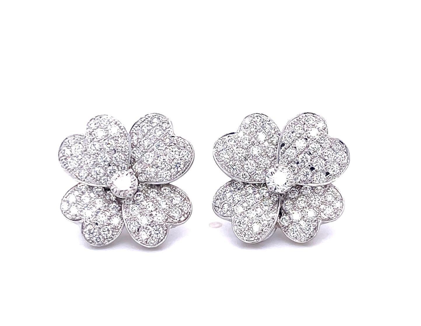  Diamond Clover Earrings, Set in 18k White Gold For Sale