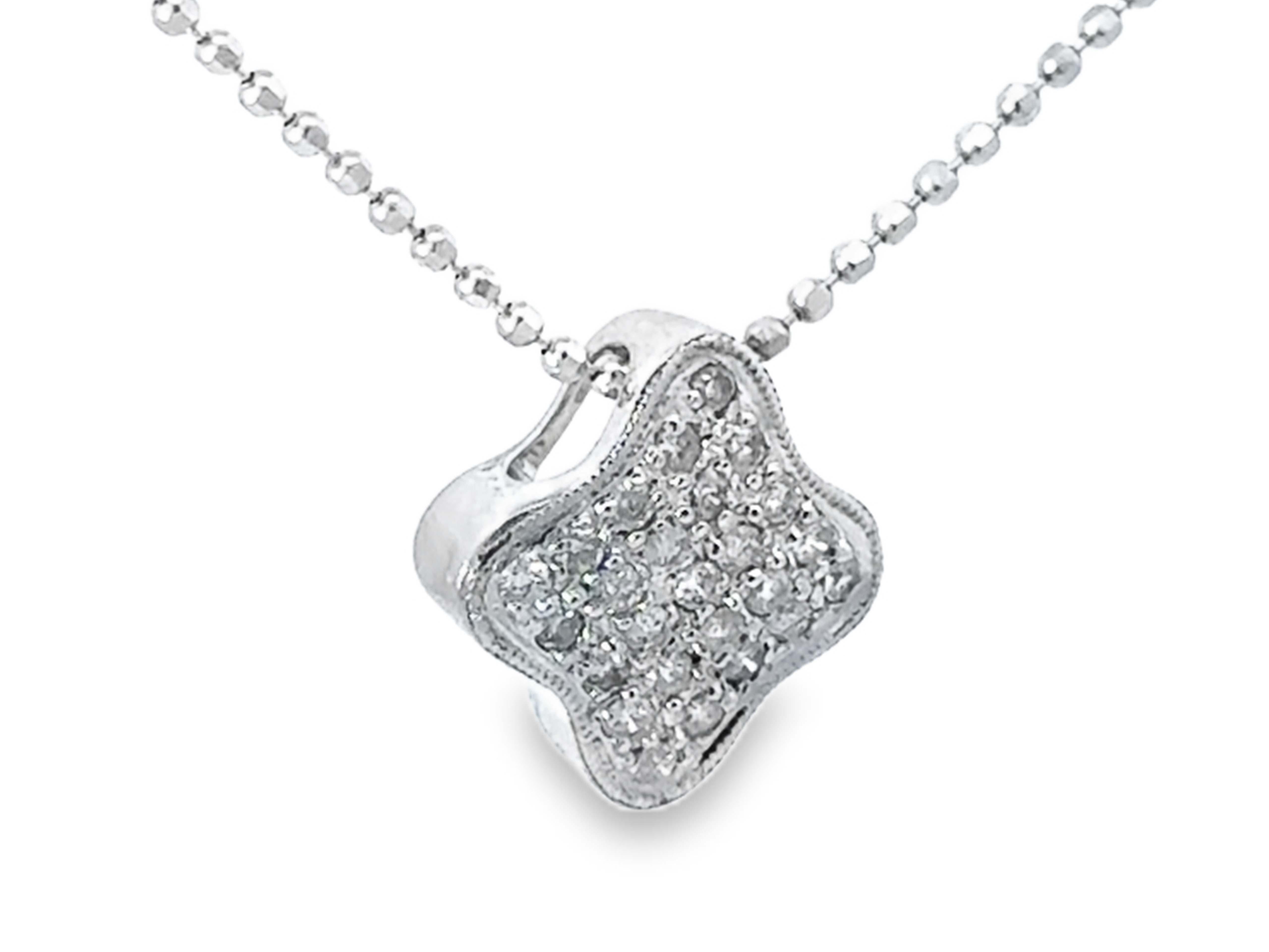Moderne Collier trèfle en or blanc 18 carats en vente