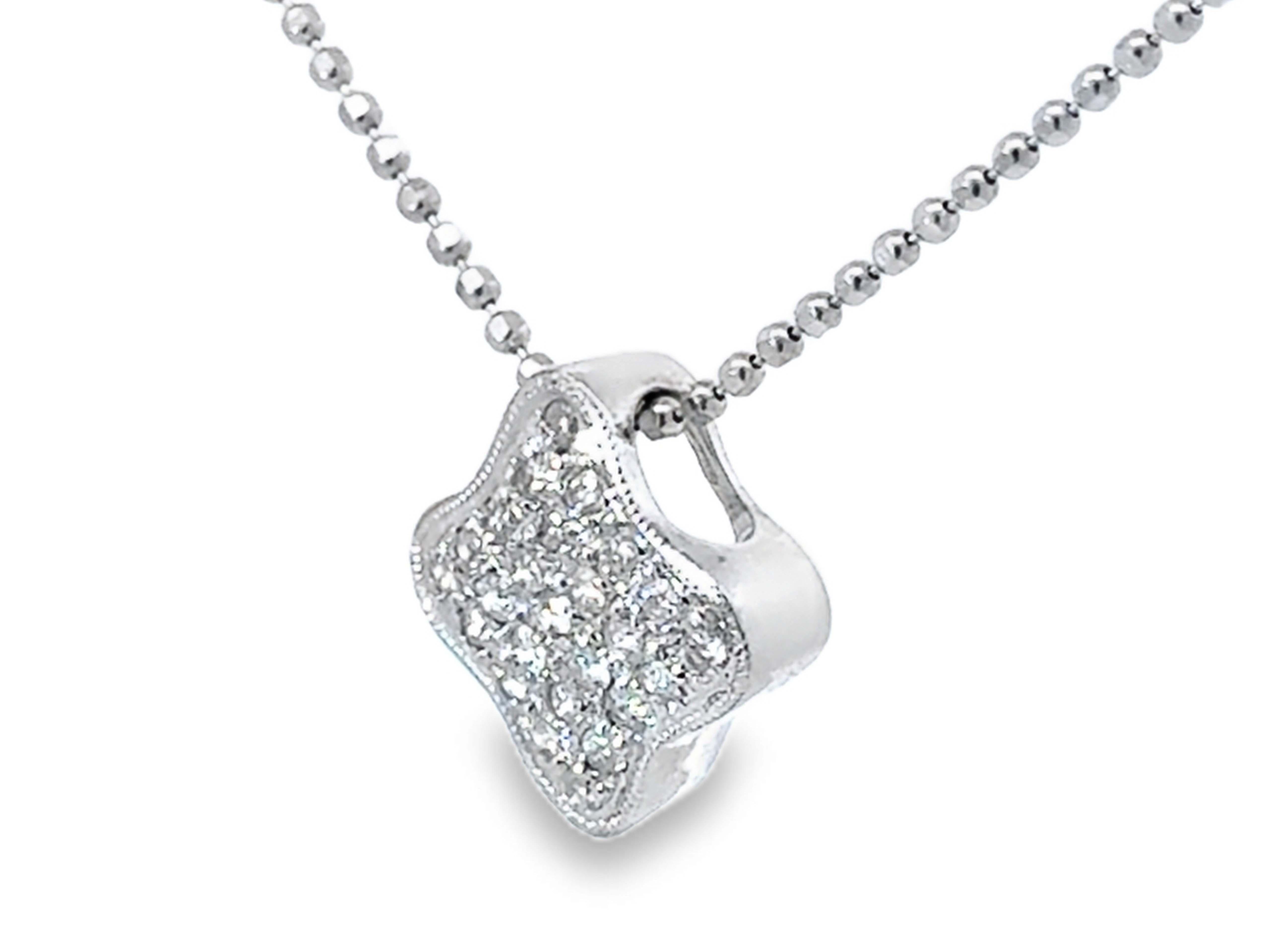 Taille brillant Collier trèfle en or blanc 18 carats en vente