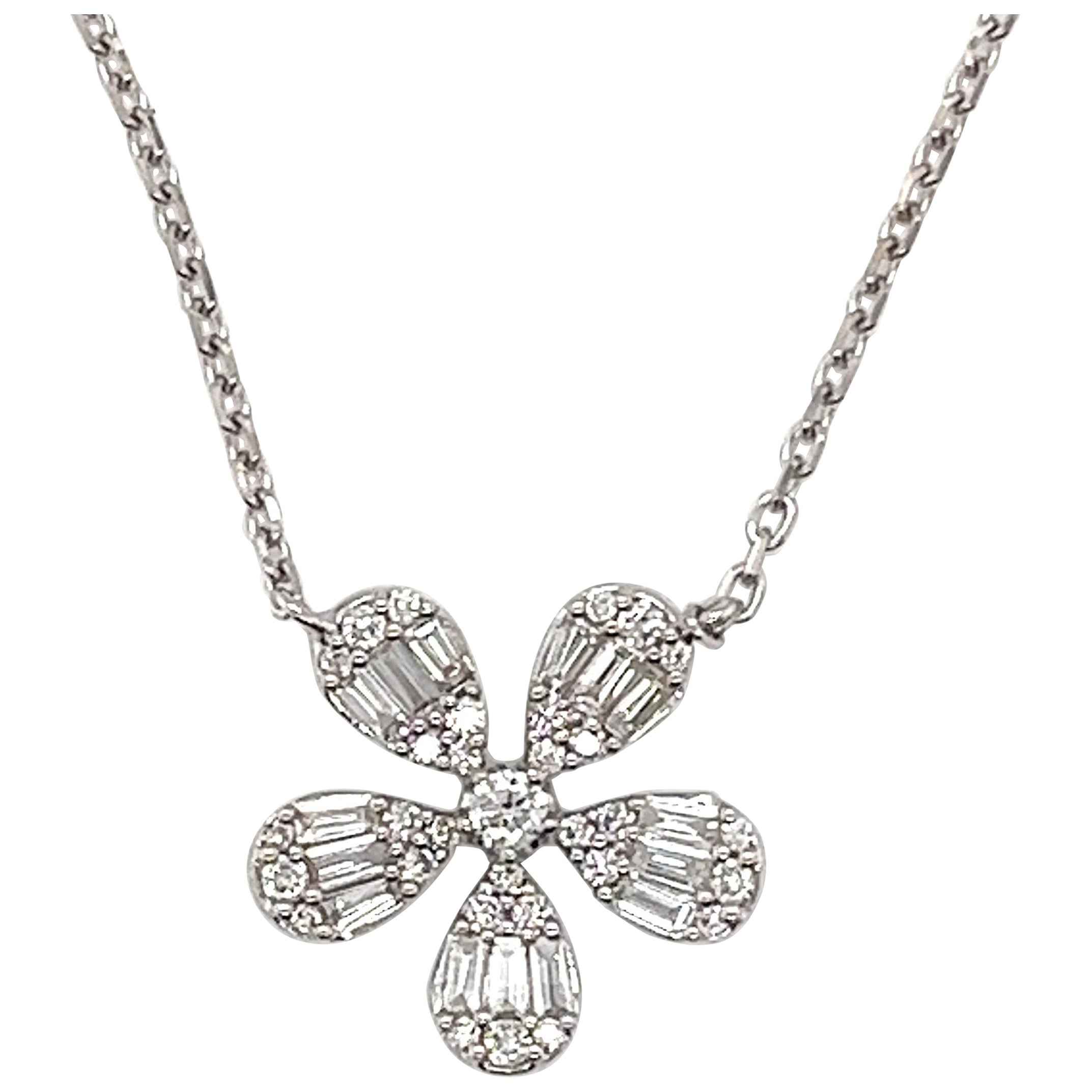 Collar Trébol de Diamantes en Oro Blanco de 18 Kilates