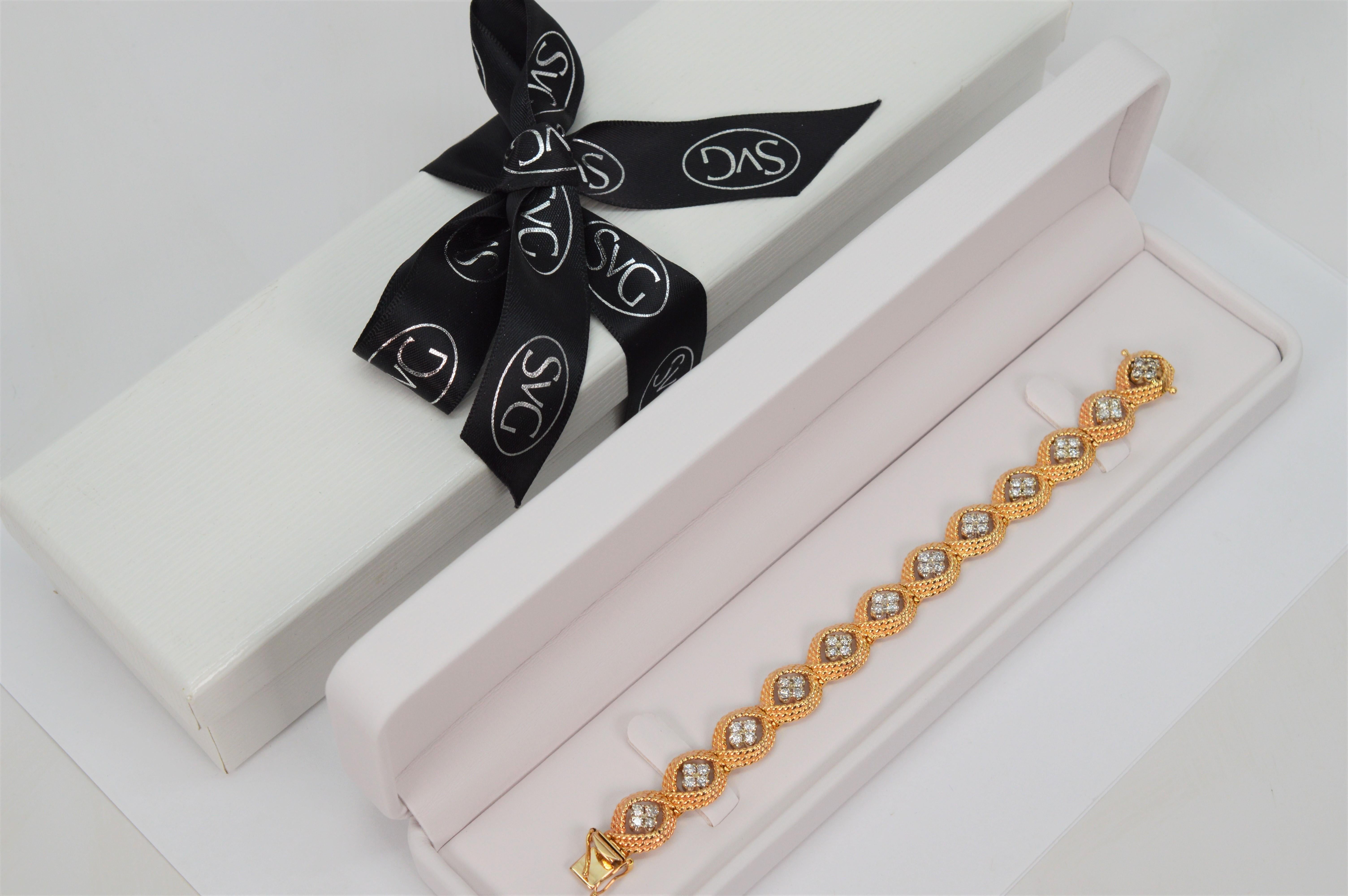 Bracelet à maillons ovales en or jaune 14 carats avec grappes de diamants en vente 5