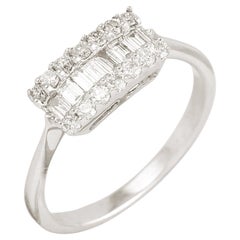 Bague baguette à grappes de diamants en or blanc 18 carats