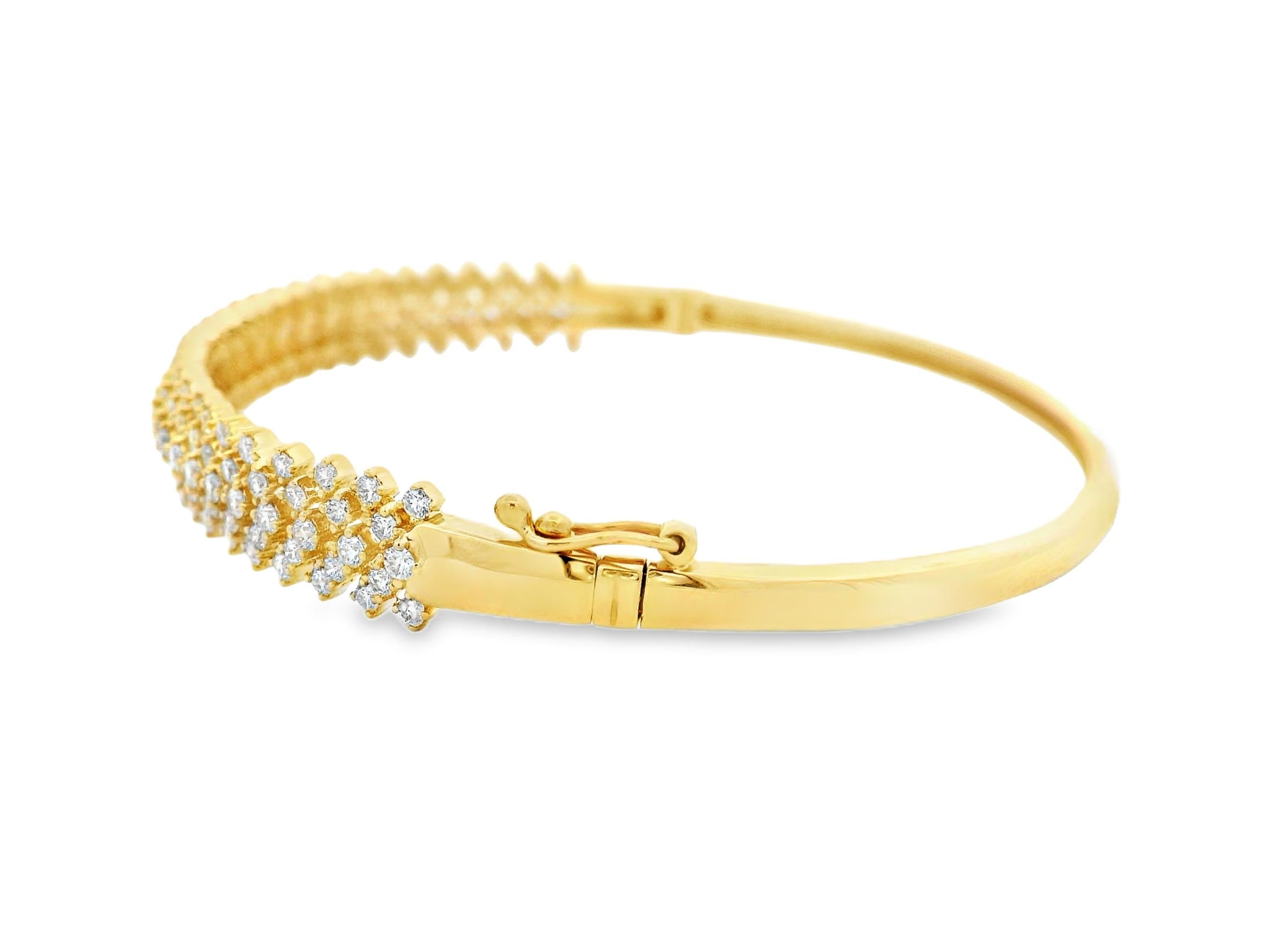 Contemporain Mined Diamond Cluster Bangle Bracelet in 14K Yellow Gold 1.66 Carats en vente