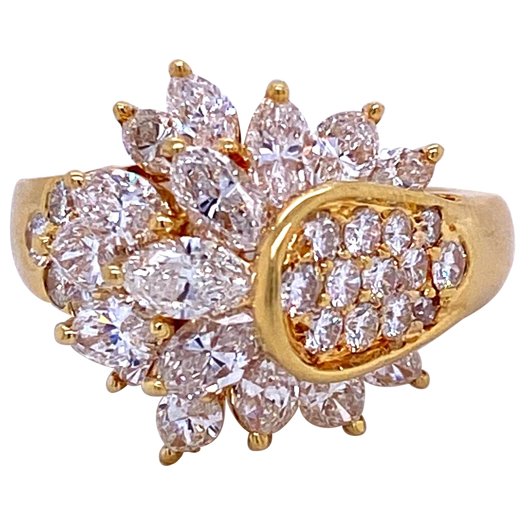 Diamant-Cluster-Cocktailring 3,14 Karat 18 Karat Gelbgold